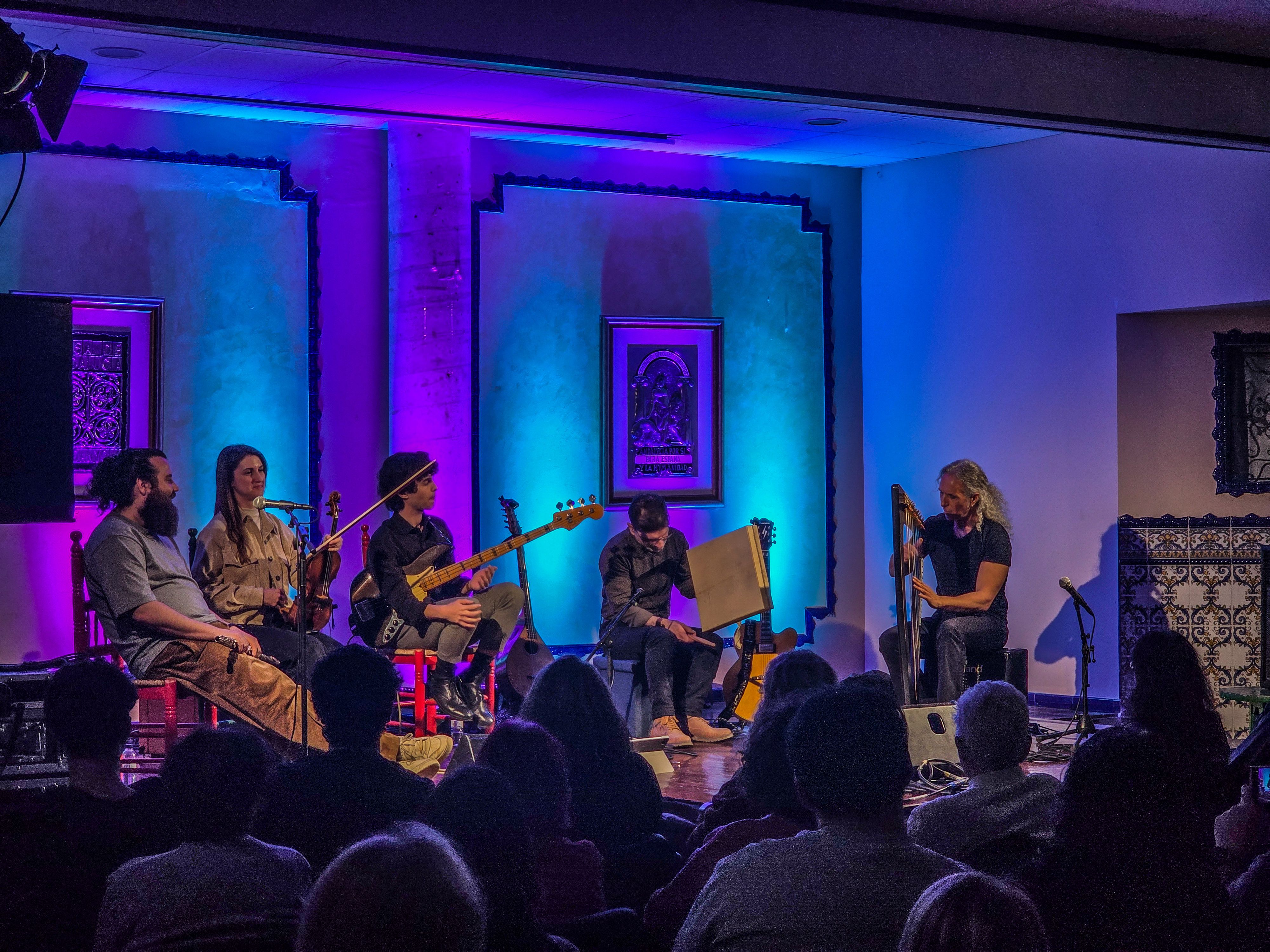 Actuació de Josep Maria Ribelles amb Cèrcol a la Casa de Andalucía. FOTO: Marc Mata 