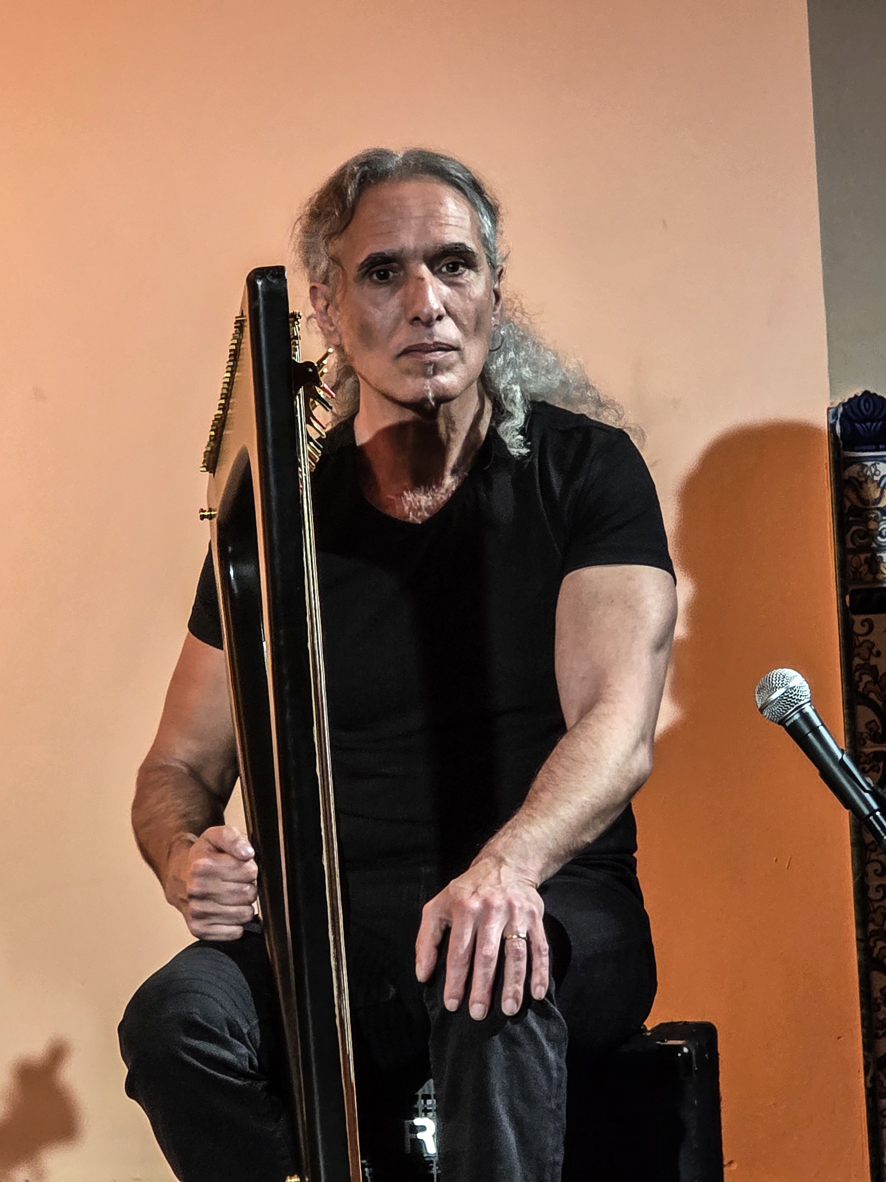 Actuació de Josep Maria Ribelles amb Cèrcol a la Casa de Andalucía. FOTO: Marc Mata