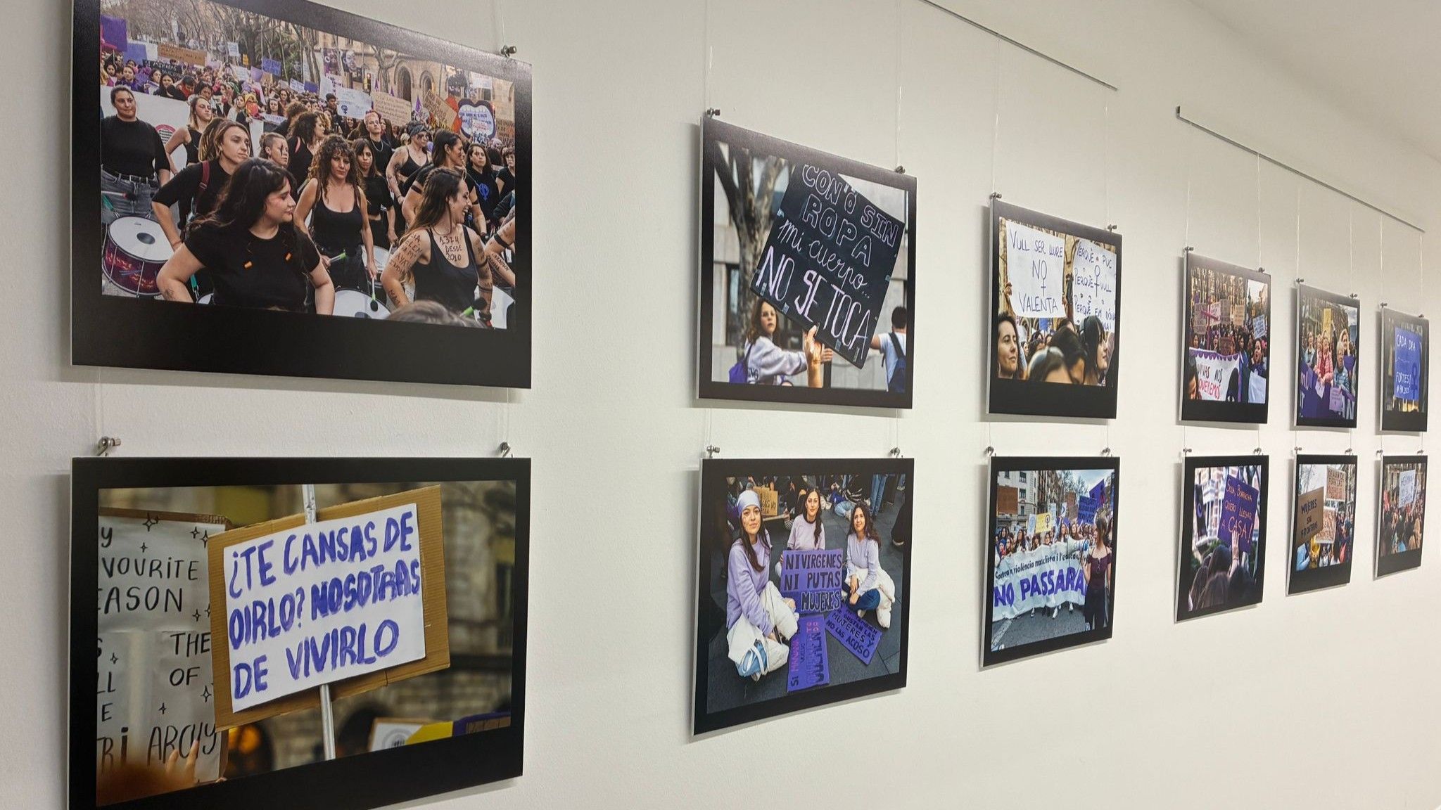 Imatge de la mostra 'No tornaran a tenir la comoditat del nostre silenci', visitable a la Biblioteca de Comunicació de la UAB. Foto: Laia Jubany