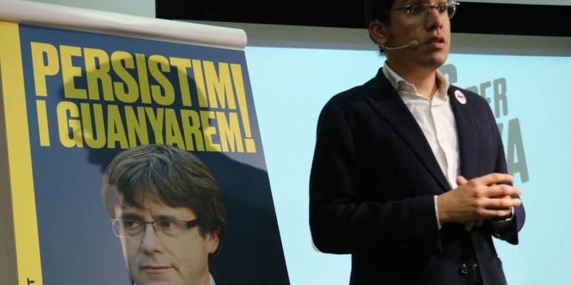 Aleix Sarri durant una campanya de JxCat a les europees, el 2019. Foto: Bernat Vilaró (ACN)