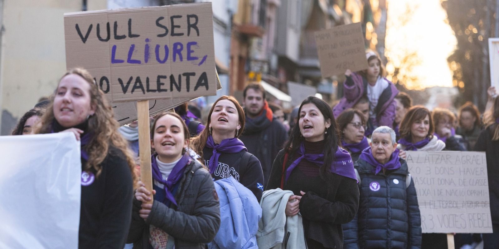 Una manifestació del 8M a Cerdanyola. Foto: Arnau Padilla