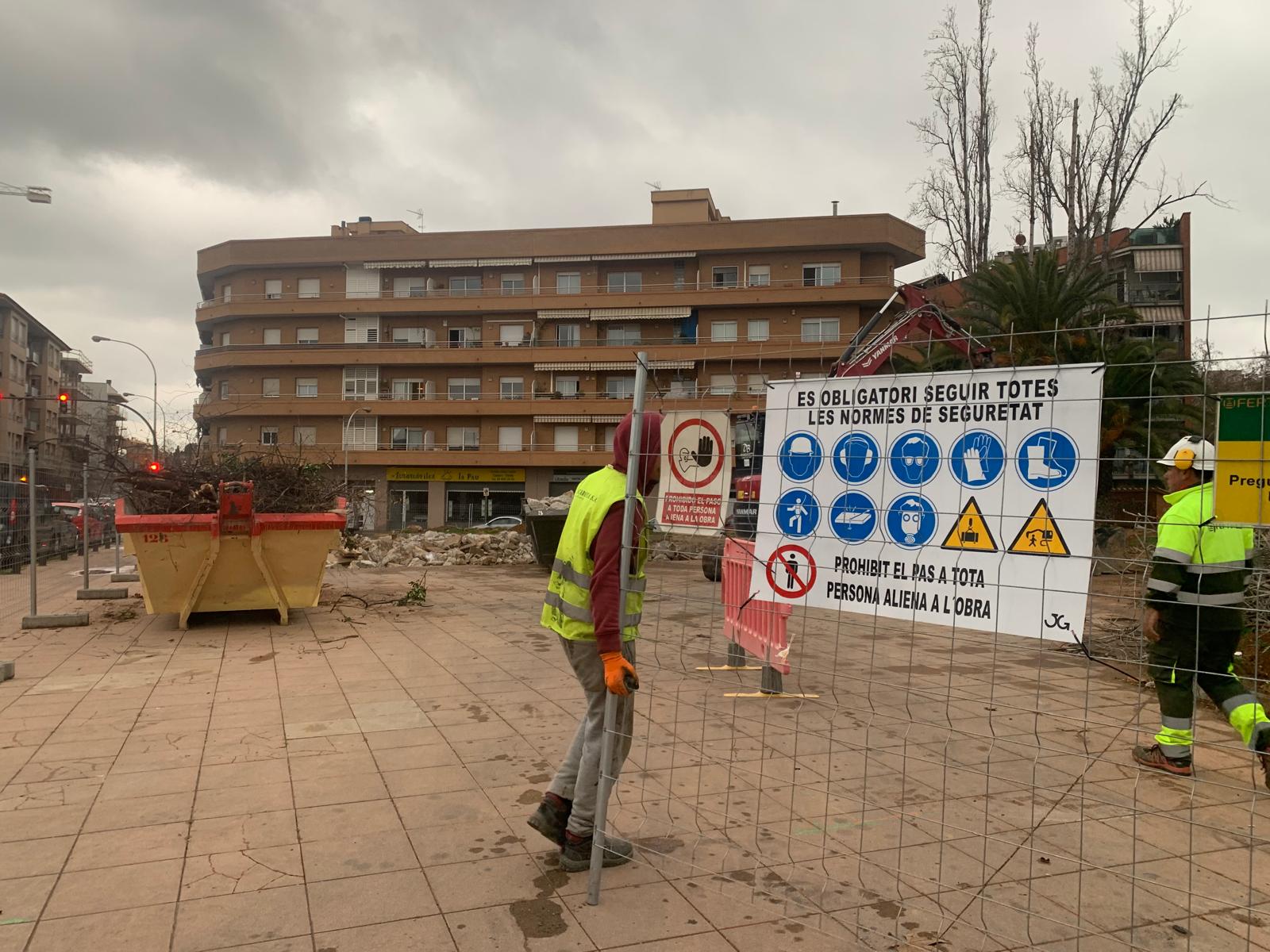 Estat de les obres de la plaça de la Pau aquest dijous 5 de març. Foto: Judit Josa
