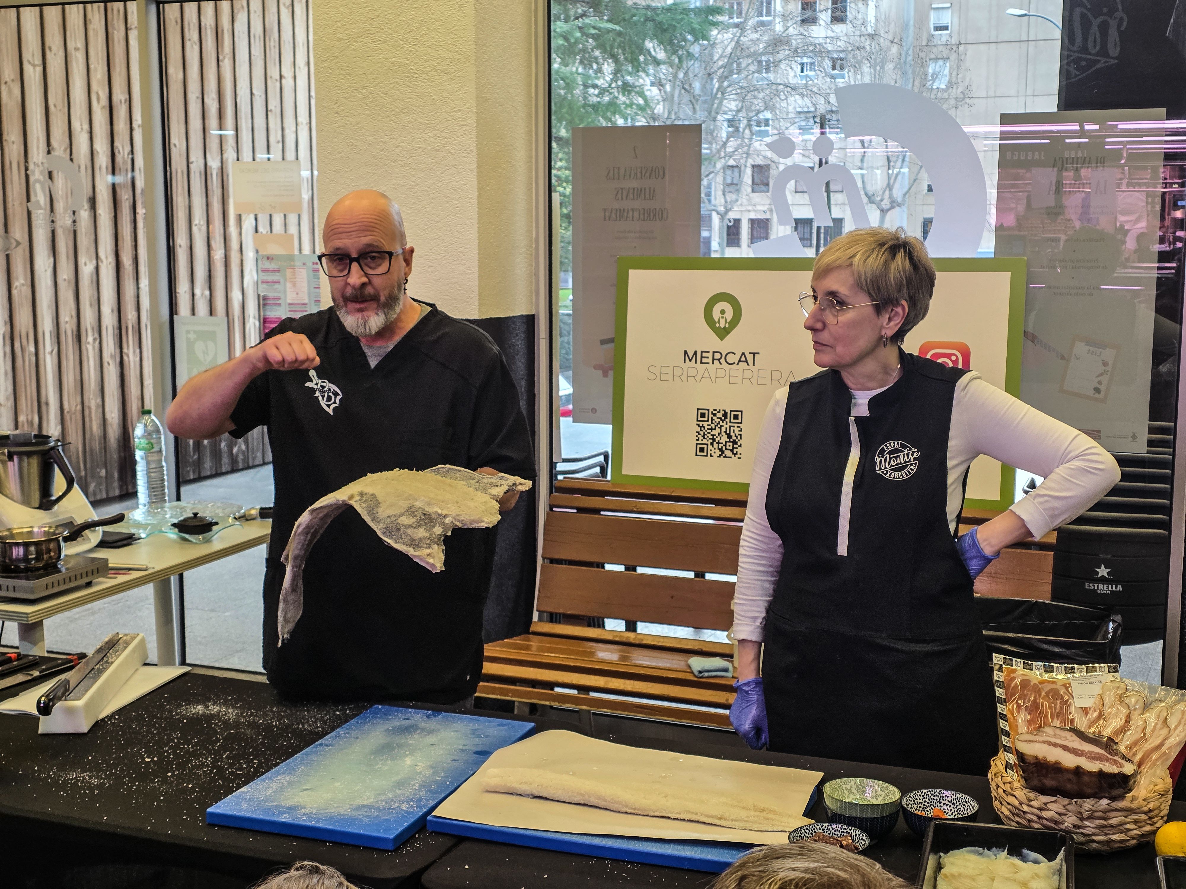 Taller de bacallà al Mercat de Serraperera. Foto: Marc Mata