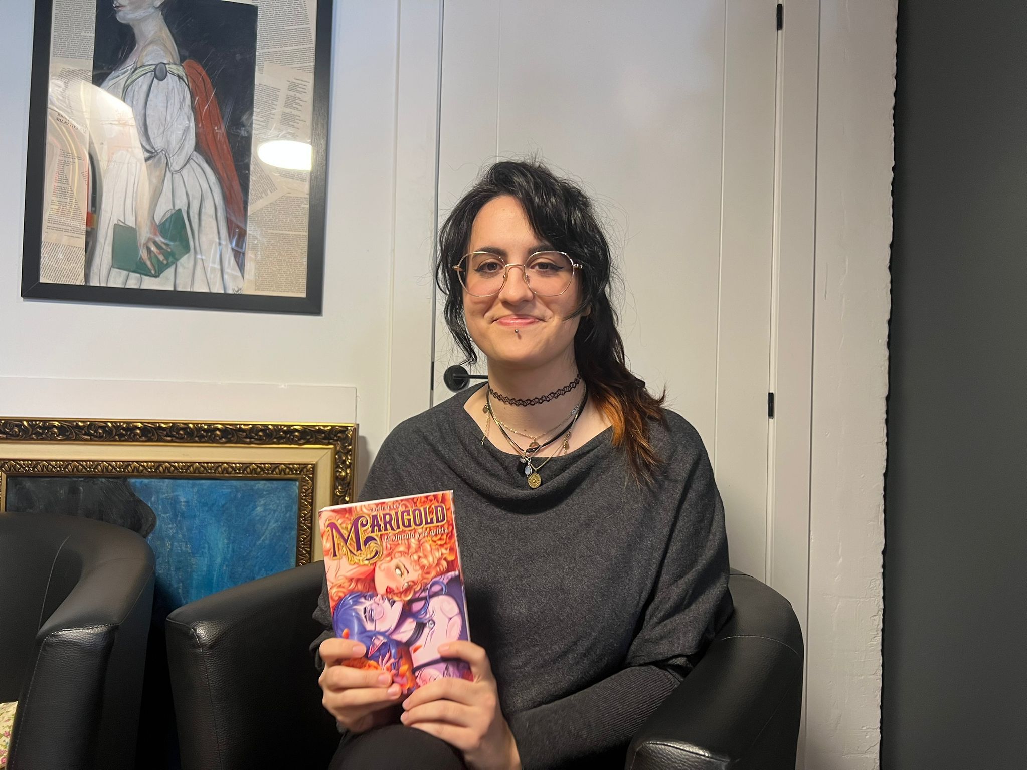 Raquel Rubio amb un exemplar de 'Marigold'. Foto: Laia Jubany