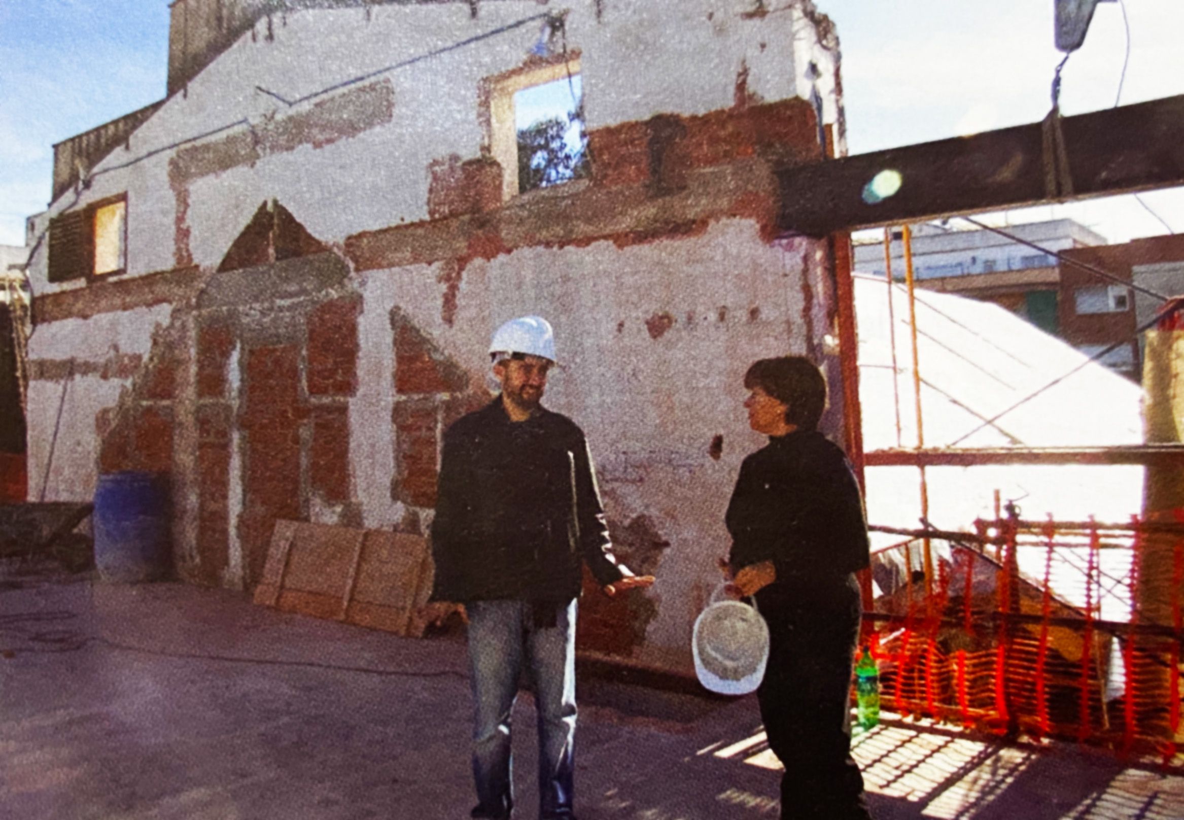 Can Domènech durant el procés de rehabilitació, fa dues dècades.