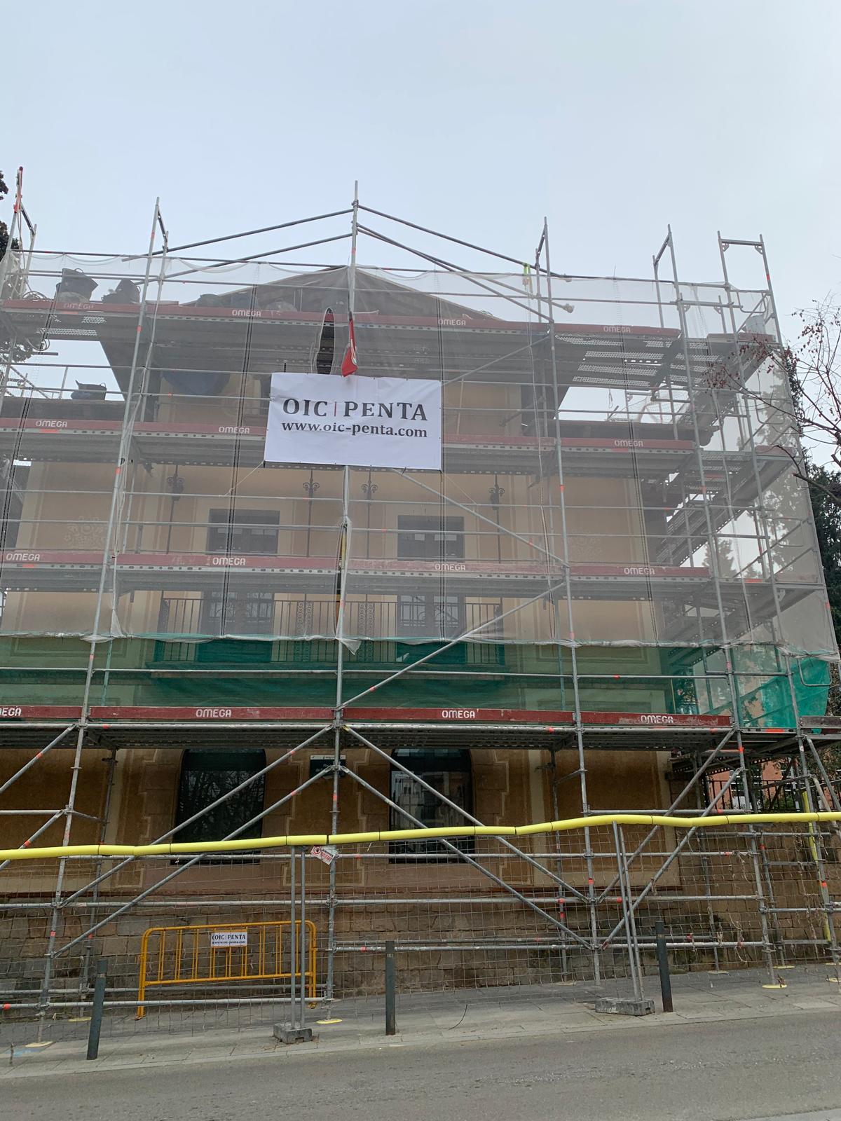 Façana de Ca n'Ortadó, en procés de recuperació per acollir de nou un centre d'interpretació de la història de Cerdanyola. FOTO: Judit Josa