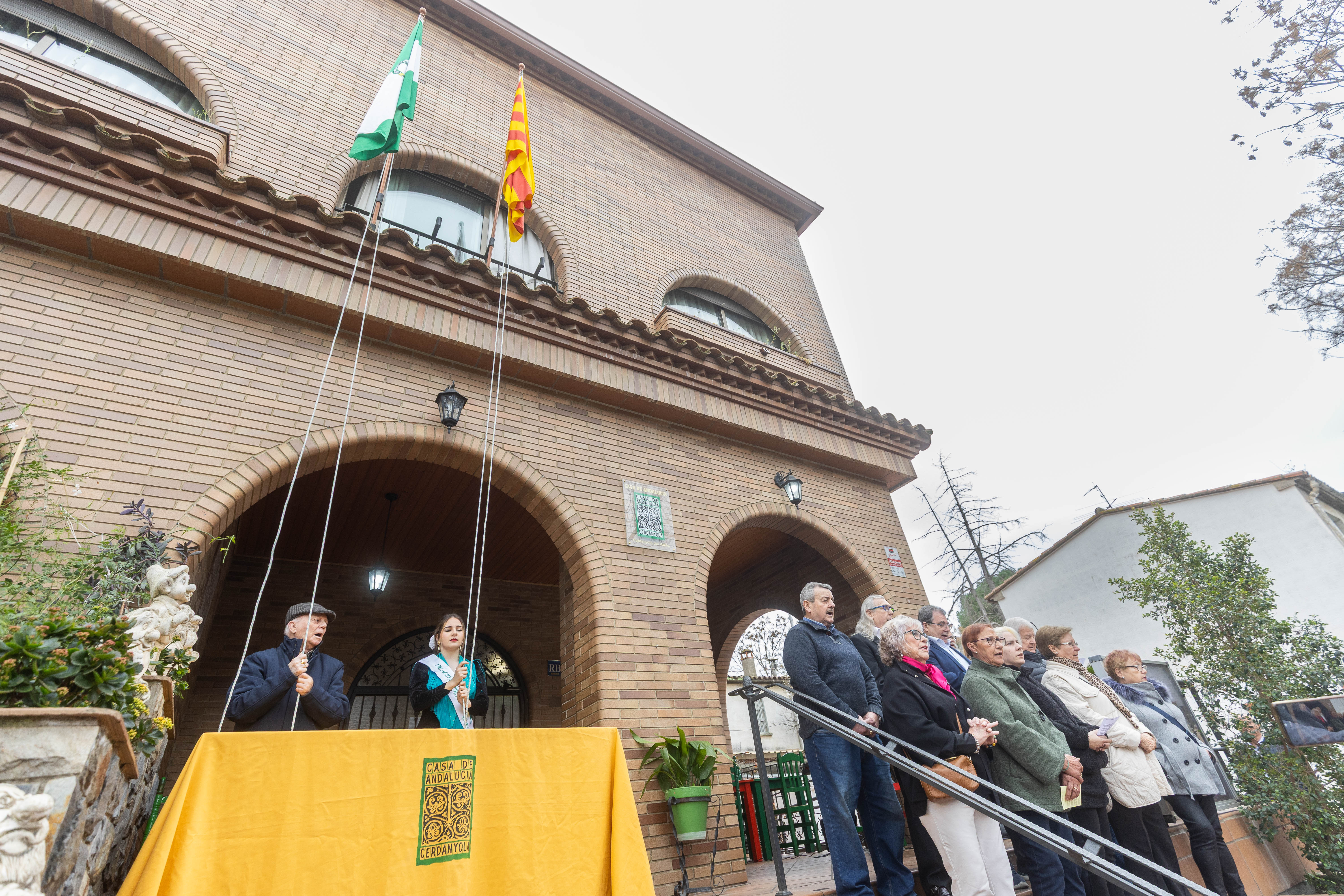 Hissada de banderes 2026. Foto: Núria Puentes