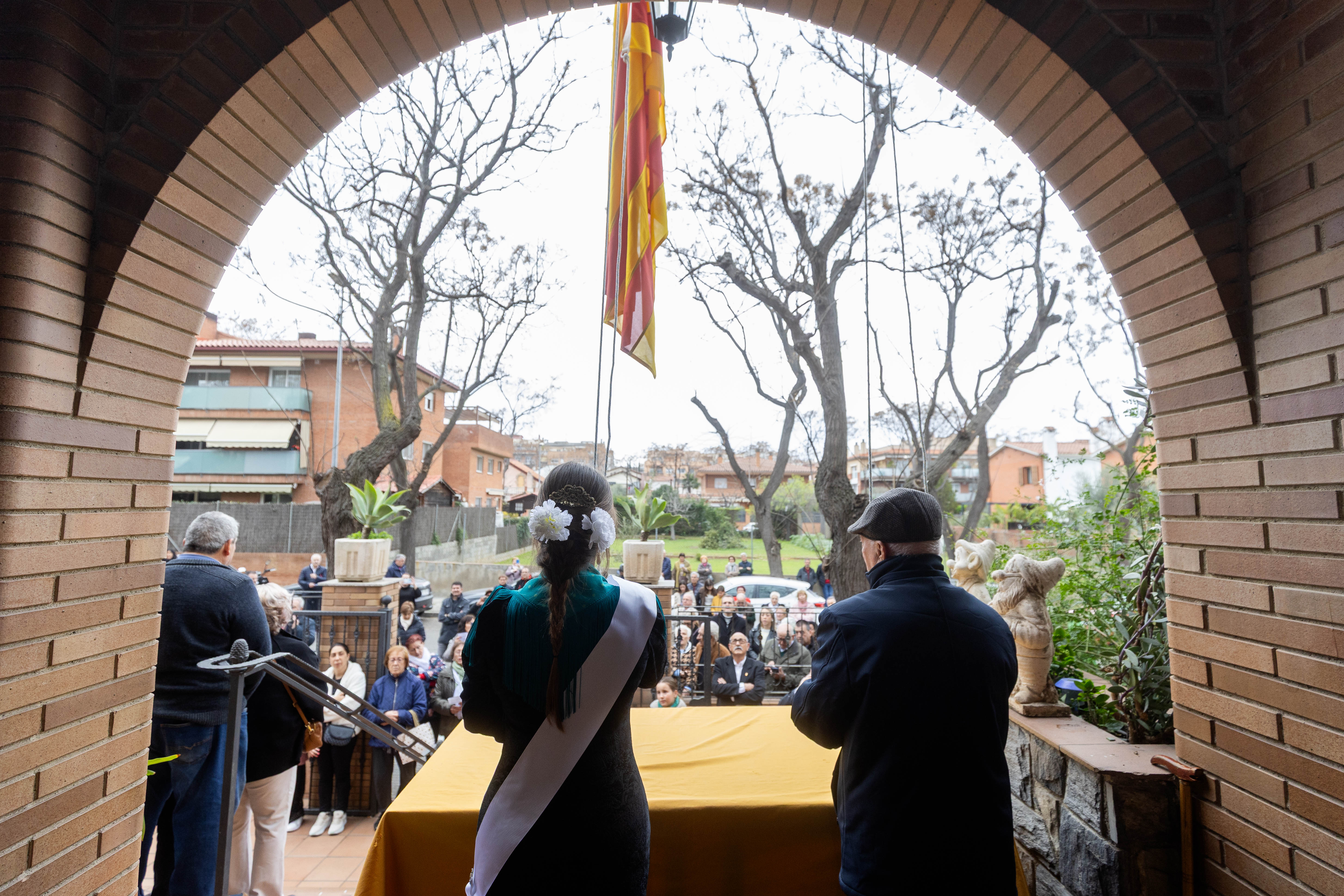 La hissada de banderes del darrer 28 de febrer va ser l'acte central de la programació. Foto: Núria Puentes