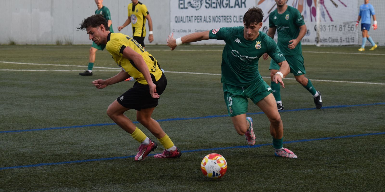 Un partit del Cerdanyola. FOTO Marc Mata (Arxiu)