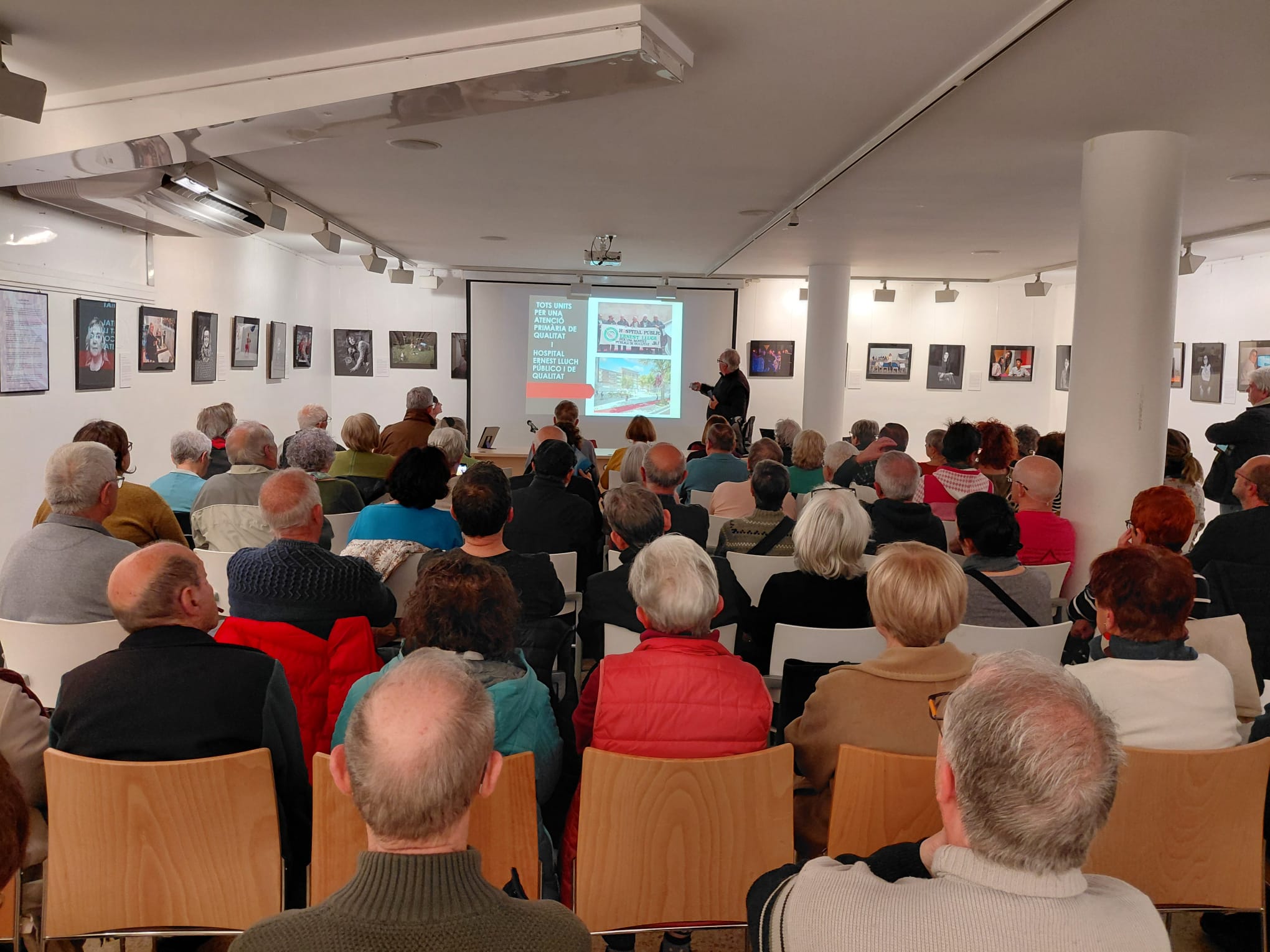 L'Ateneu ple en la xerrada per la salut pública del passat dijous. Foto: Cedida