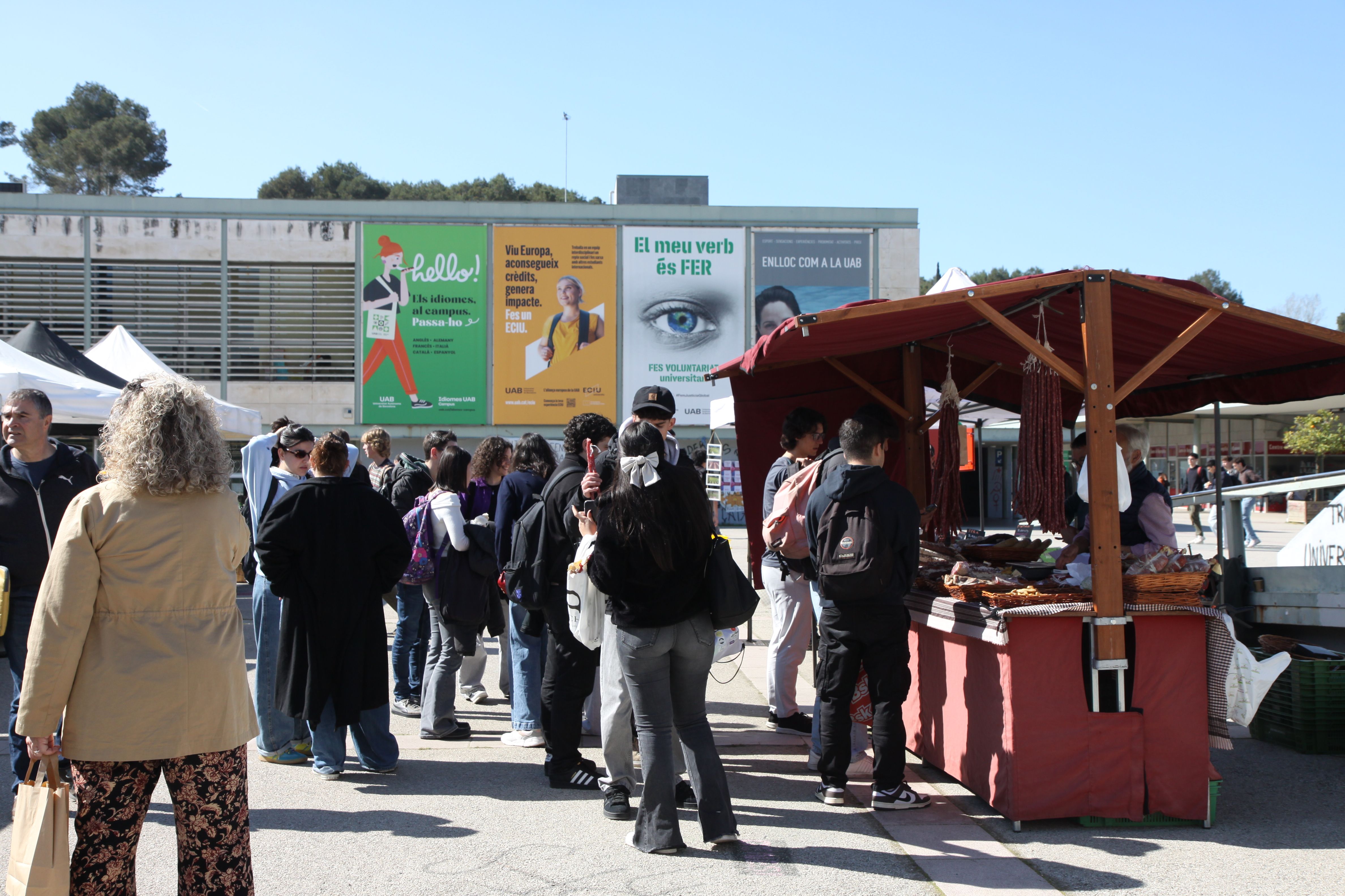 Mercat de pagès cada dimecres a la UAB. Foto: Laia Jubany
