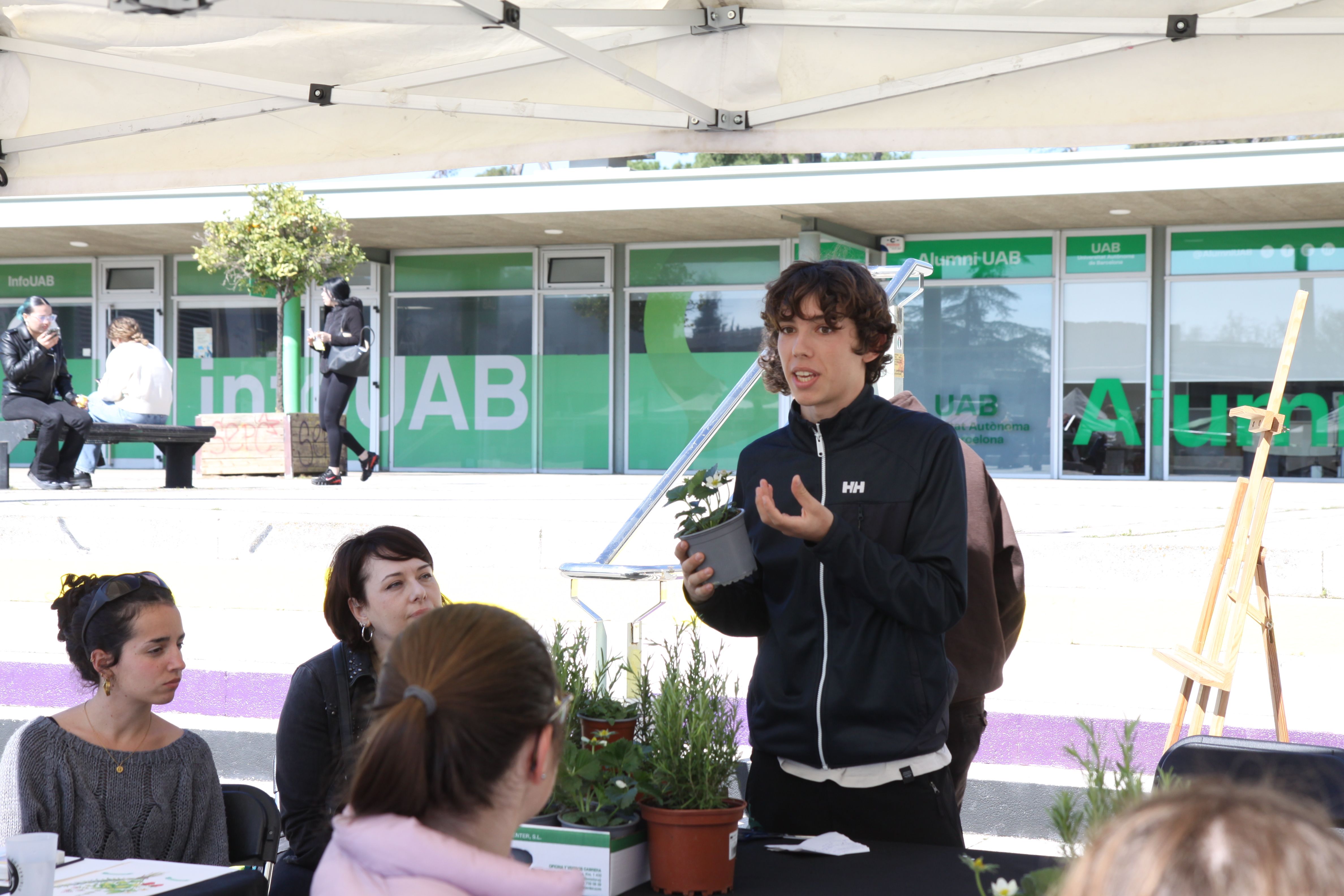Taller 'Plantes d’aquarel·la'. Foto: Laia Jubany