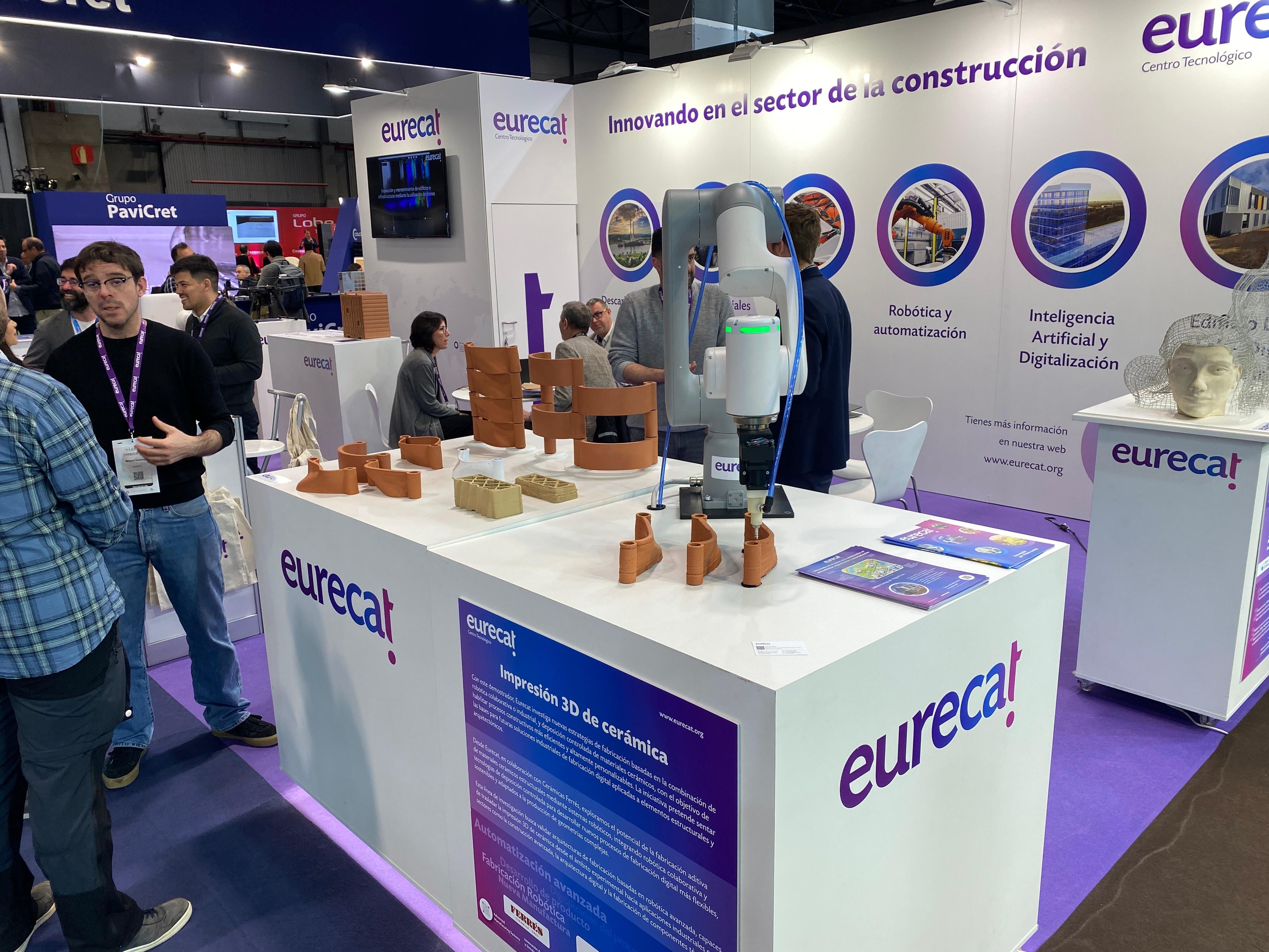 Estand d’Eurecat a Rebuild, on presenta solucions en robòtica col·laborativa i impressió 3D de ceràmica aplicades al sector de la construcció. FOTO: Eurecat