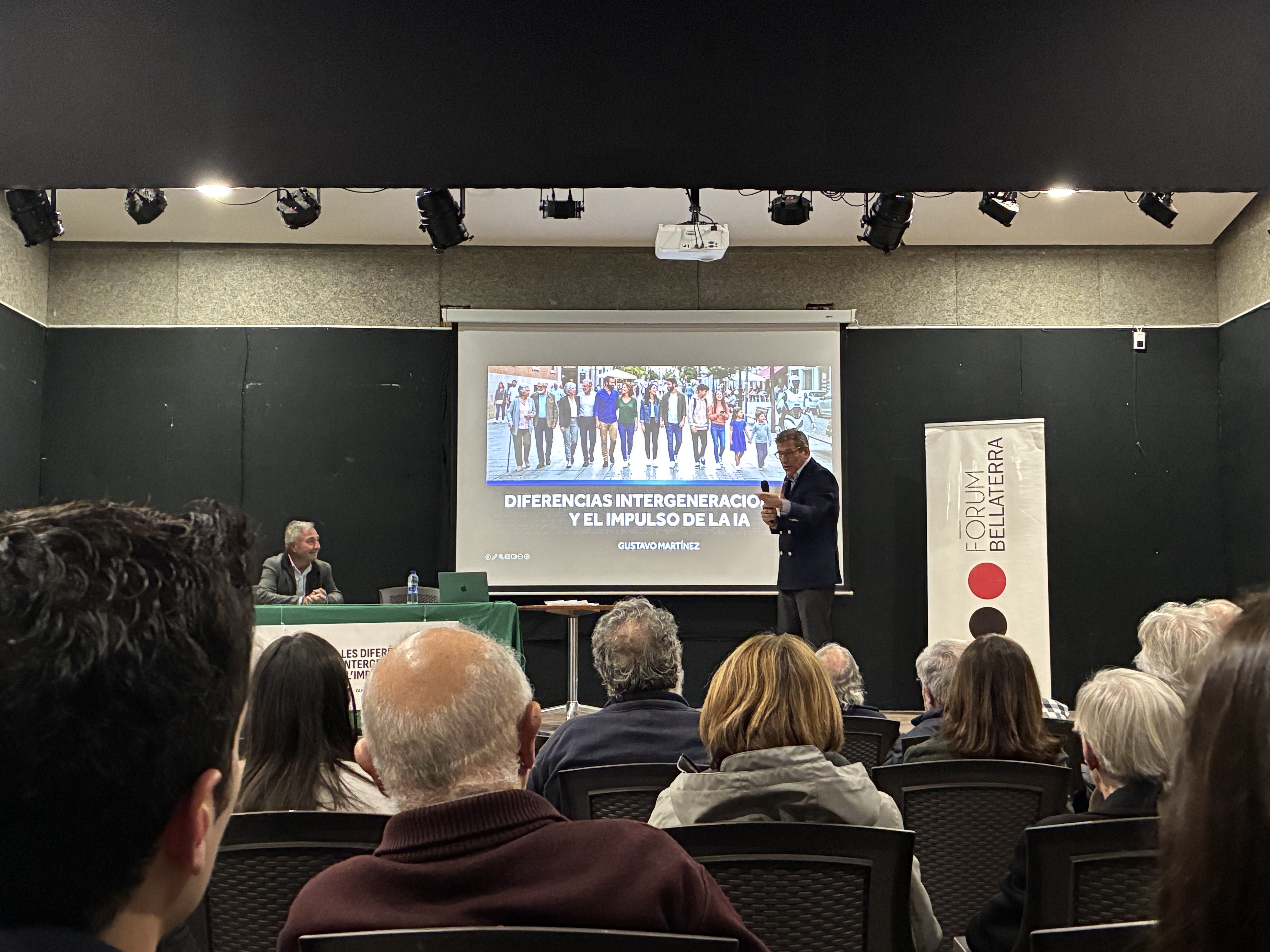 Xerrada “Diferencias intergeneracionales y el impulso de la IA” del Fòrum Bellaterra