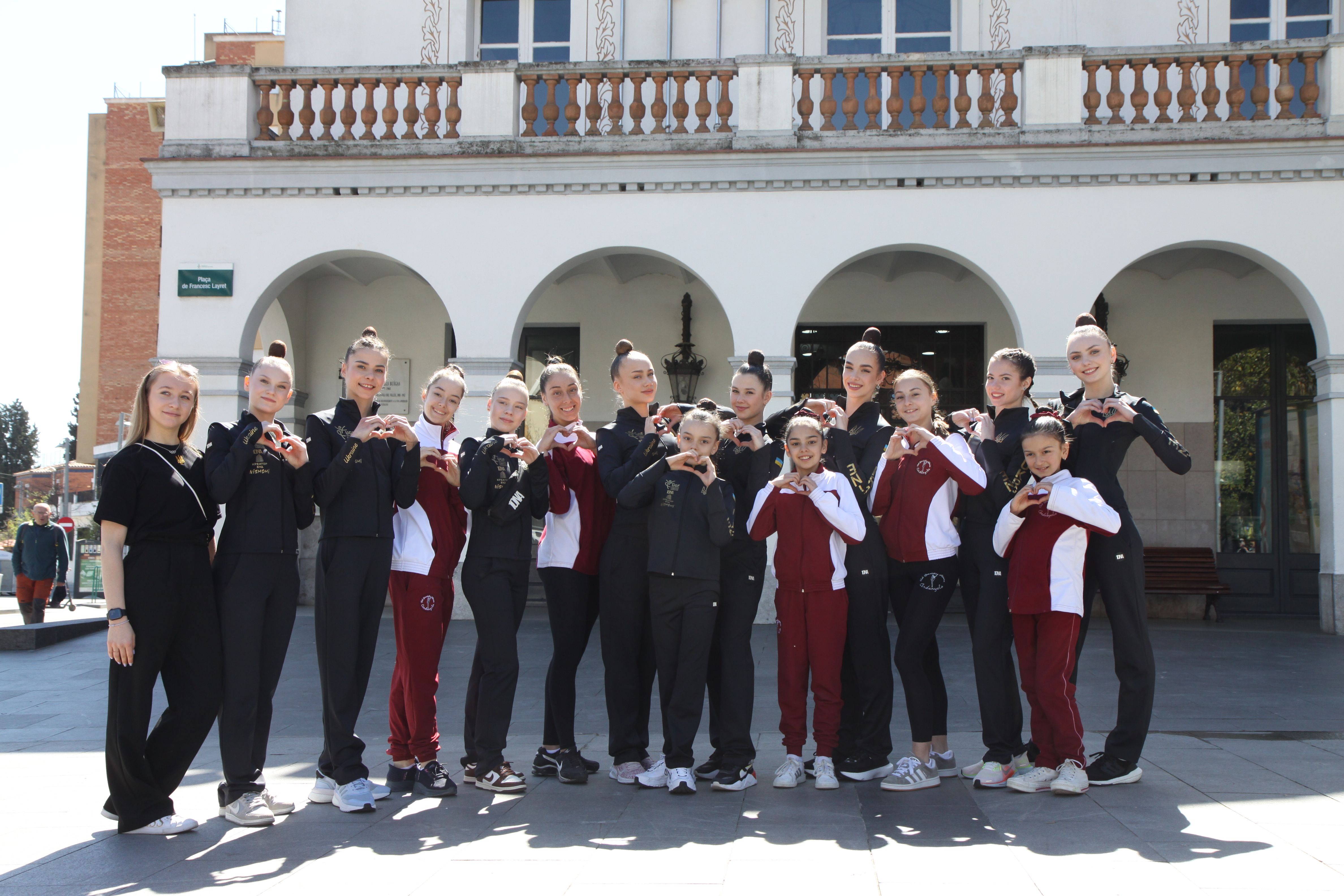 Les gimnastes ucraïneses acollides a Cerdanyola en el marc del projecte solidari Sport Unites Us ja han conegut les companyes cerdanyolenques amb qui entrenaran aquests dies. FOTO: Laia Jubany
