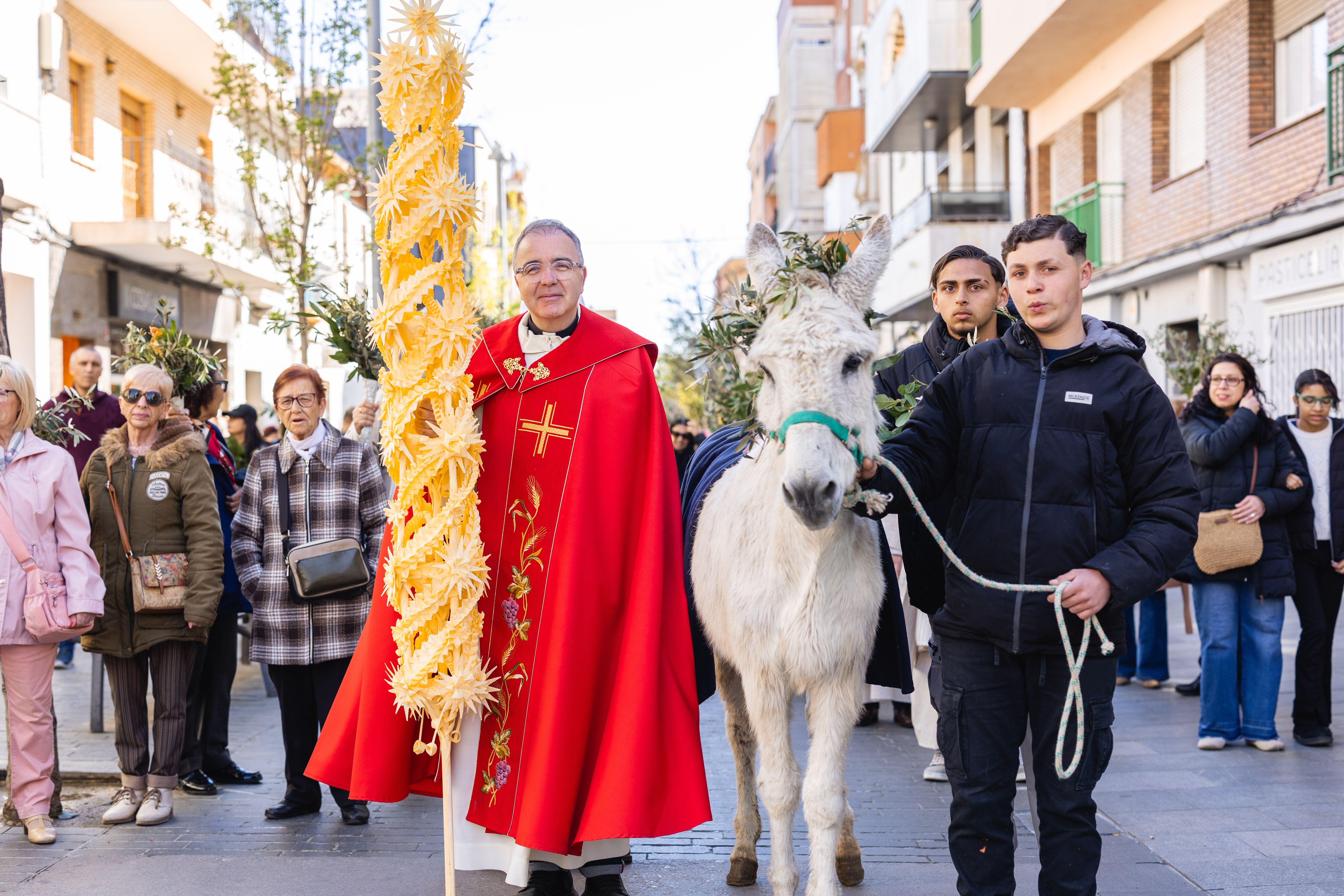 Cerdanyola s'omple de gom a gom per celebrar el Diumenge de Rams. FOTO Arnau Padilla (TOT Cerdanyola) 