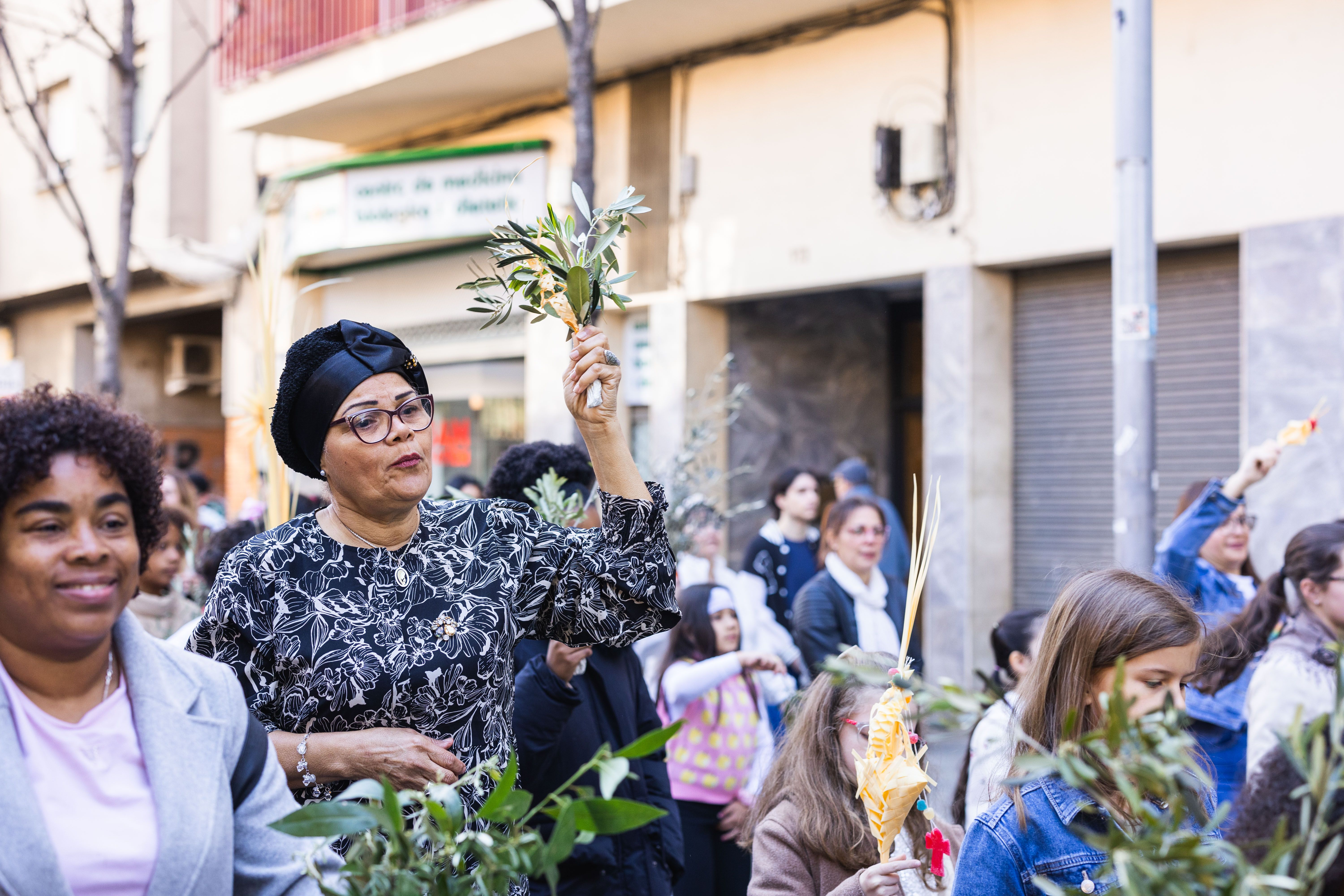 Cerdanyola s'omple de gom a gom per celebrar el Diumenge de Rams. FOTO Arnau Padilla (TOT Cerdanyola) 
