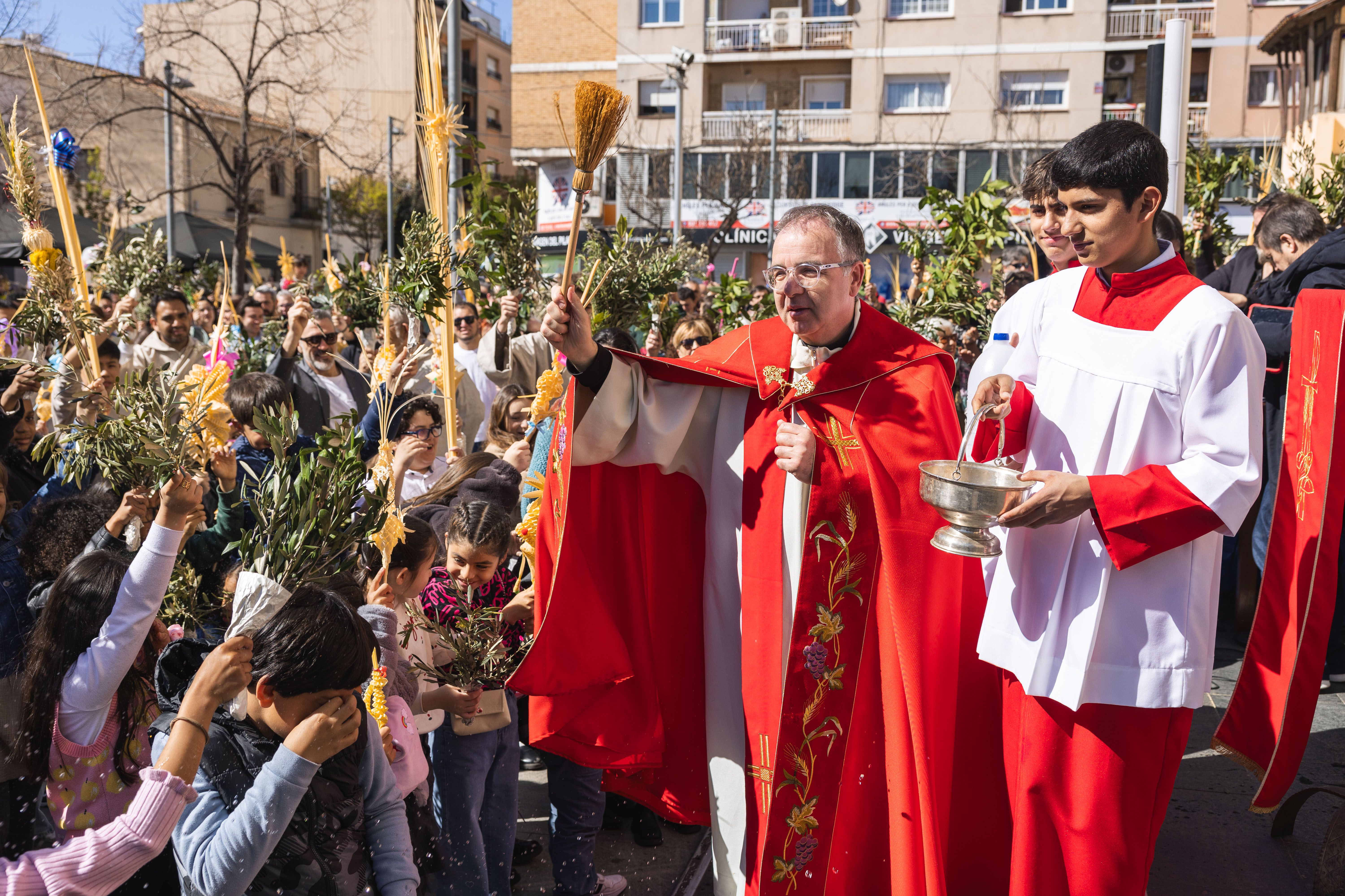 Cerdanyola s'omple de gom a gom per celebrar el Diumenge de Rams. FOTO Arnau Padilla (TOT Cerdanyola) 