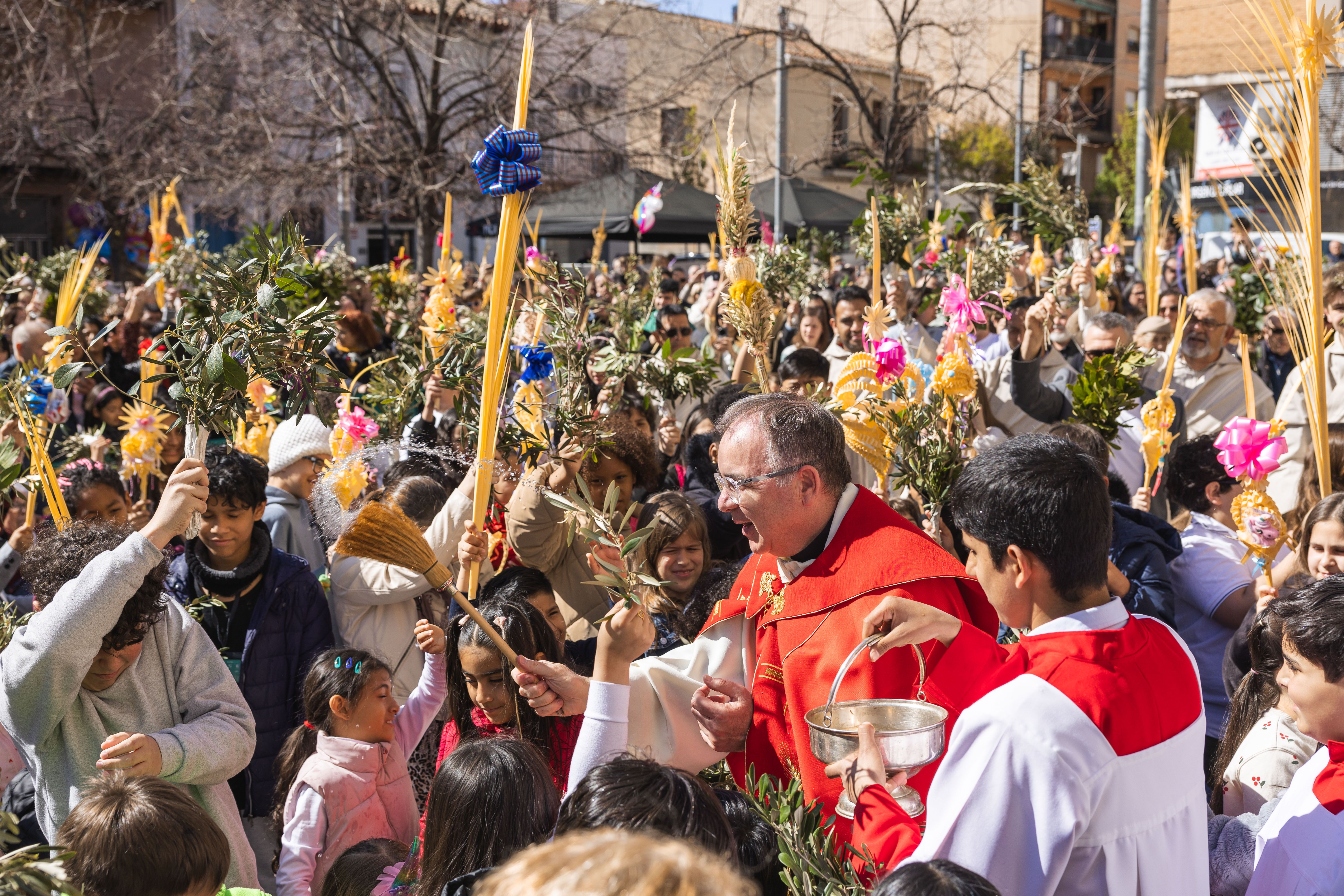 Cerdanyola s'omple de gom a gom per celebrar el Diumenge de Rams. FOTO Arnau Padilla (TOT Cerdanyola) 