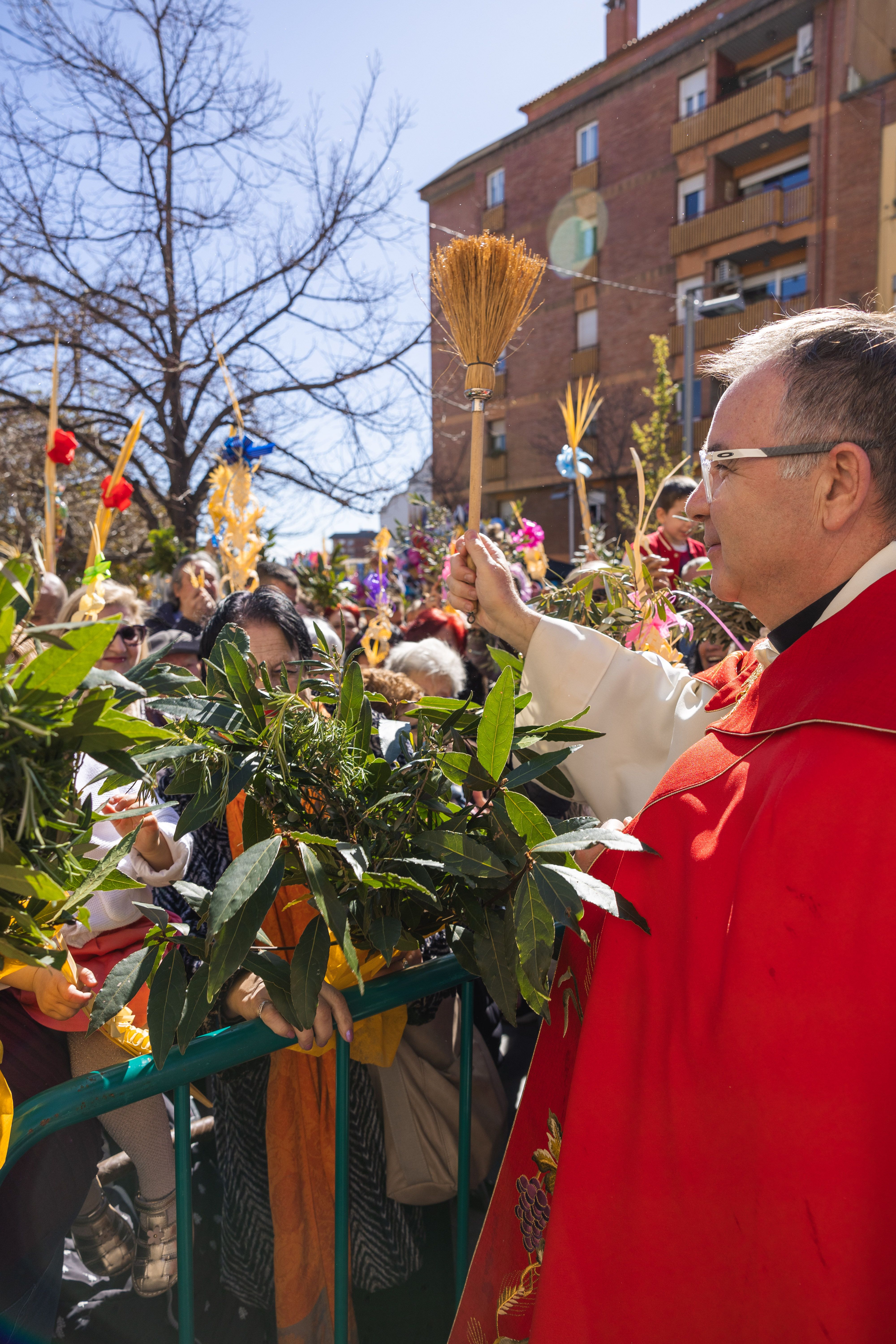 Cerdanyola s'omple de gom a gom per celebrar el Diumenge de Rams. FOTO Arnau Padilla (TOT Cerdanyola) 