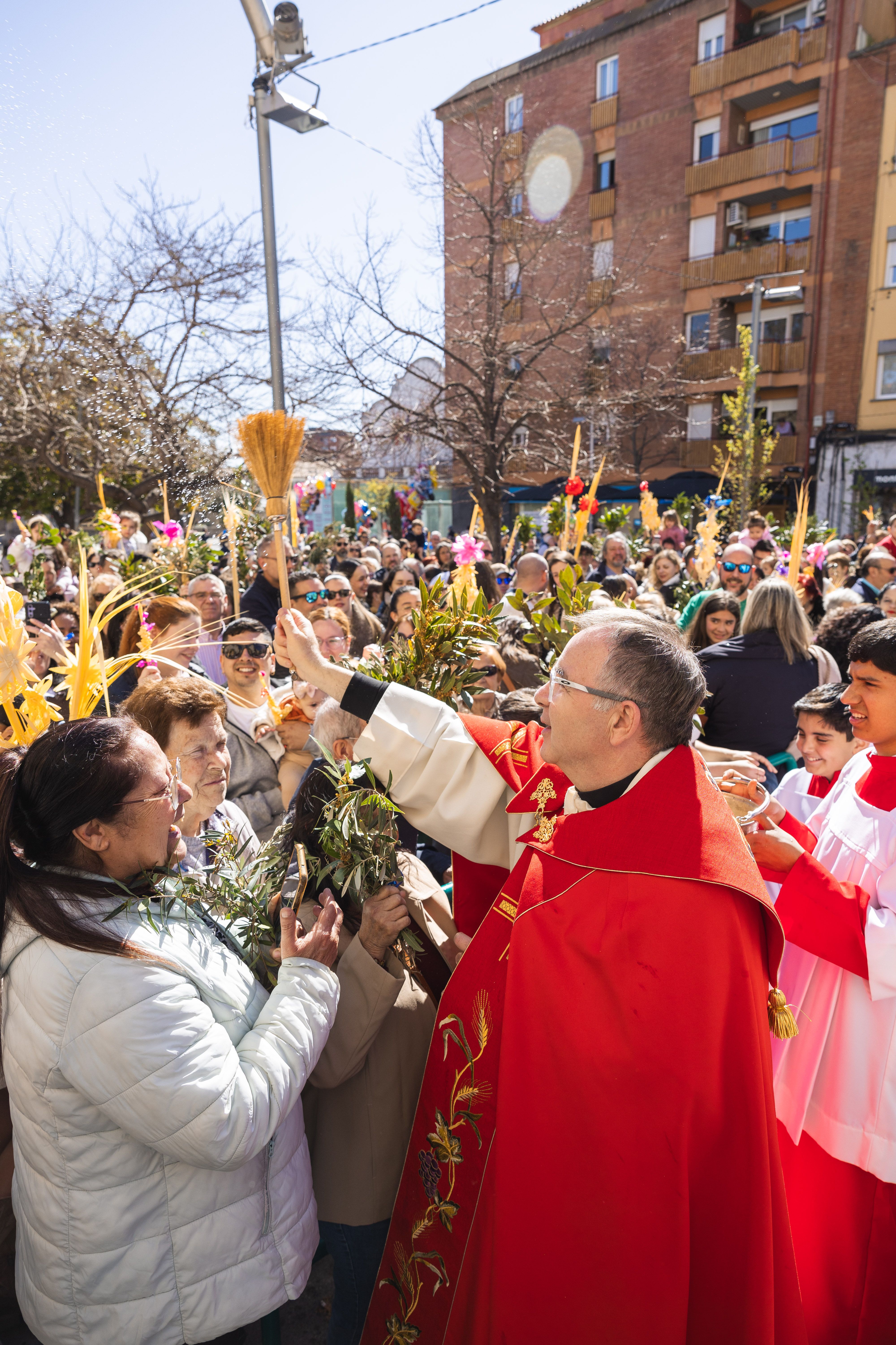Cerdanyola s'omple de gom a gom per celebrar el Diumenge de Rams. FOTO Arnau Padilla (TOT Cerdanyola) 