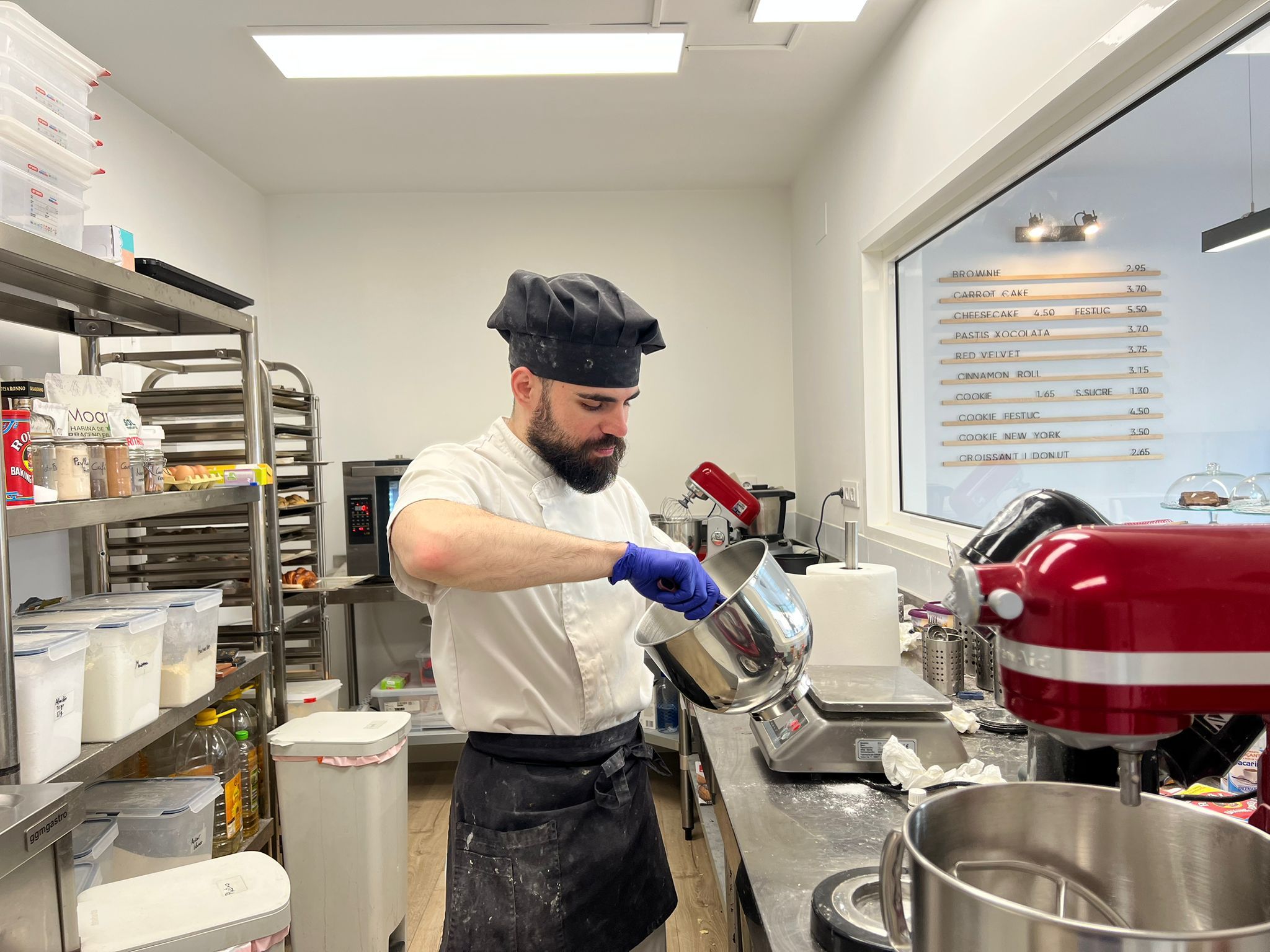 A Pasticeliac preparen mones sense gluten aptes per celíacs. Foto: Laia Jubany