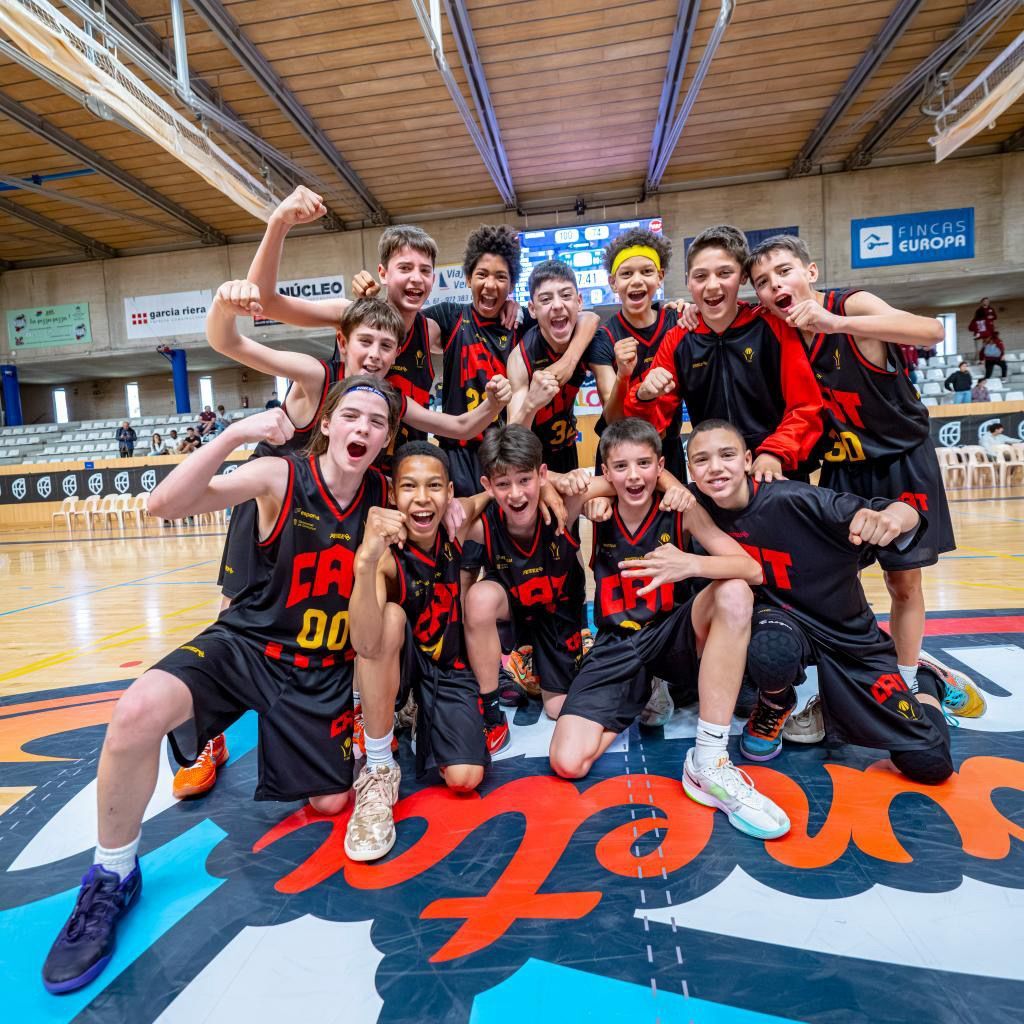 La Selecció Catalana Mini Masculina al complet. Foto: FCB