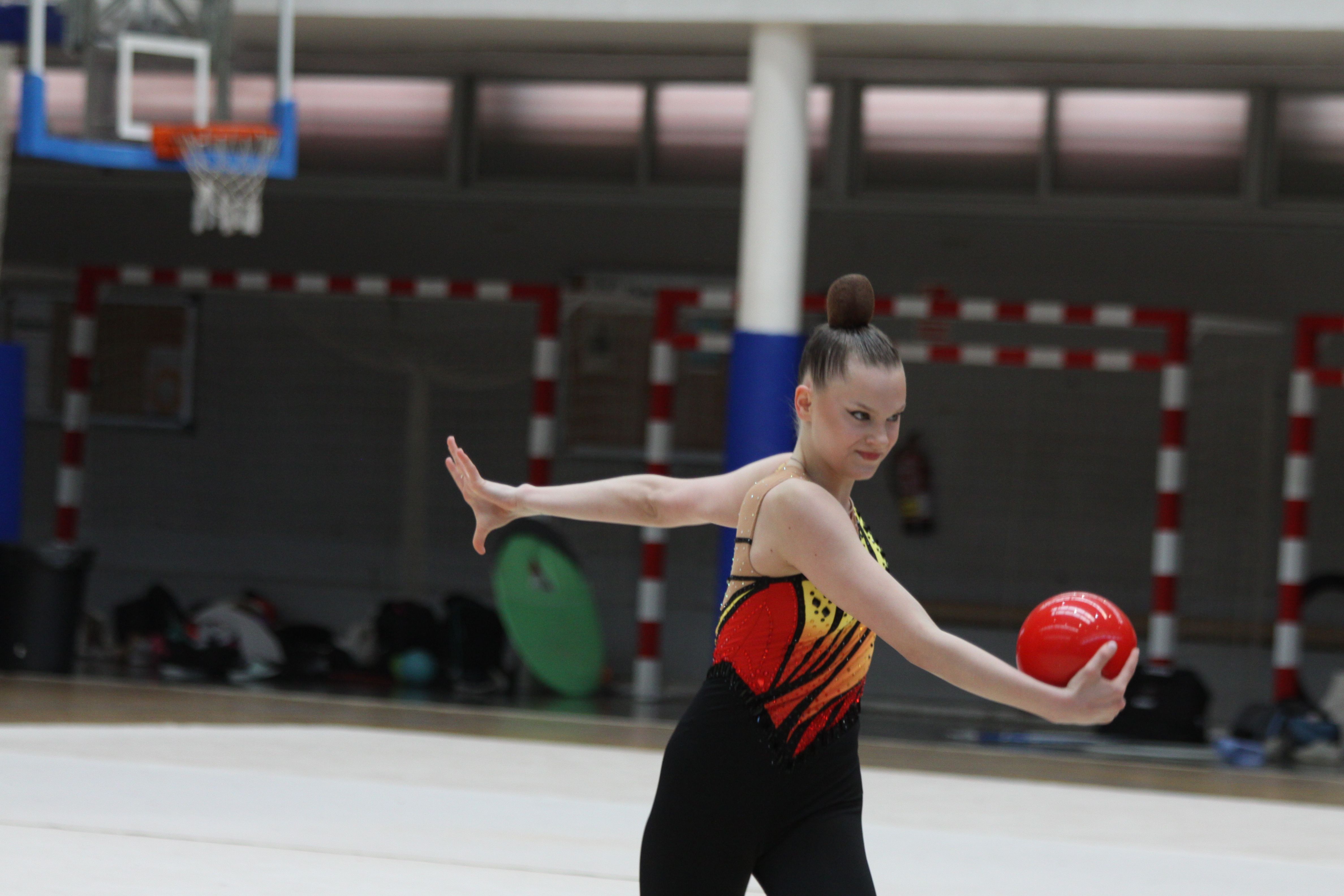 Sofiia Darahan, durant la seva actuació al Guiera. Foto: Laia Jubany