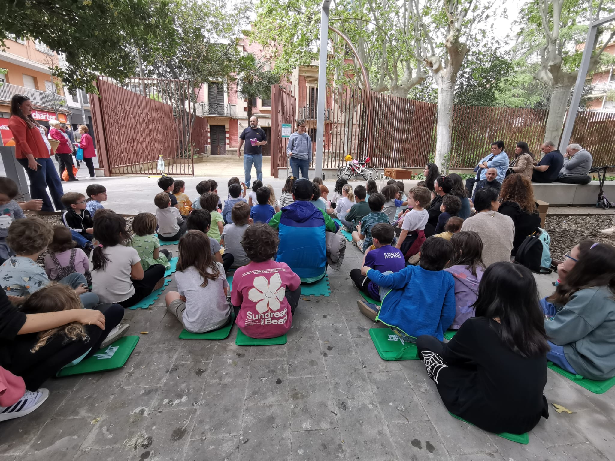Una cinquantena de famílies van participar de la sessió de contacontes. Foto: Cedida
