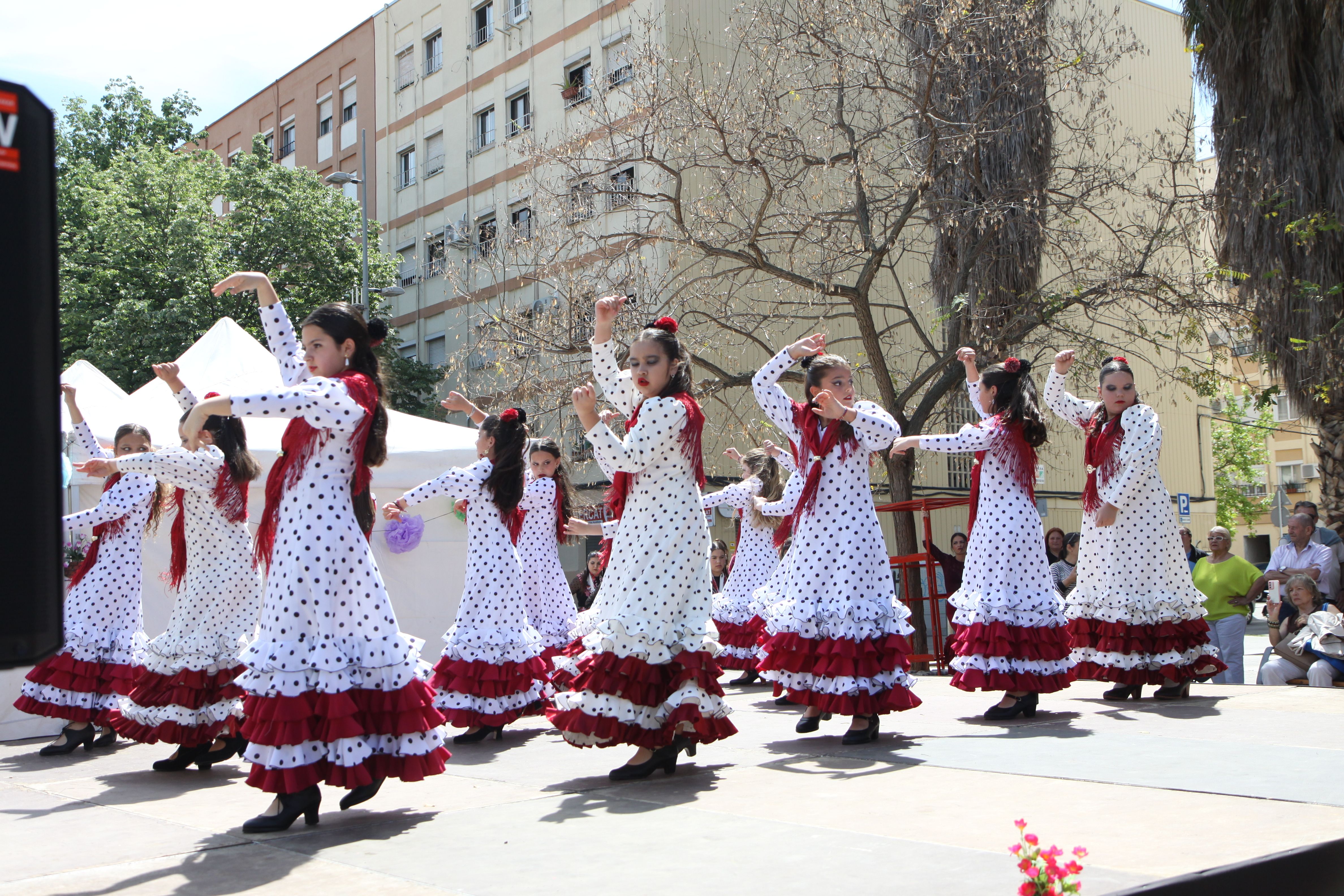 Ballada de flamenc durant la Fira d'Abril de Banús-Bonasort. Foto: Laia Jubany