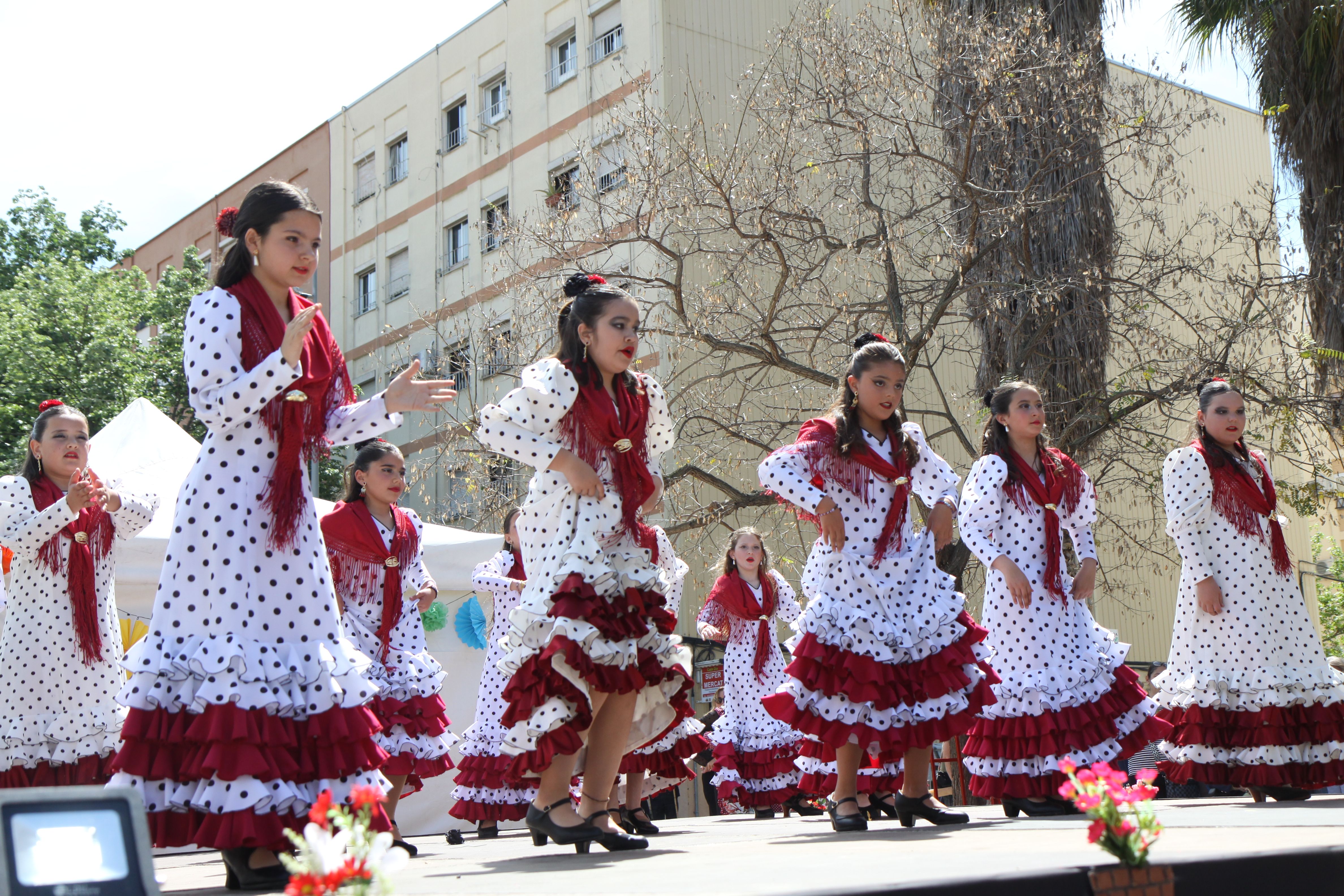 Ballada de flamenc durant la Fira d'Abril de Banús-Bonasort. Foto: Laia Jubany
