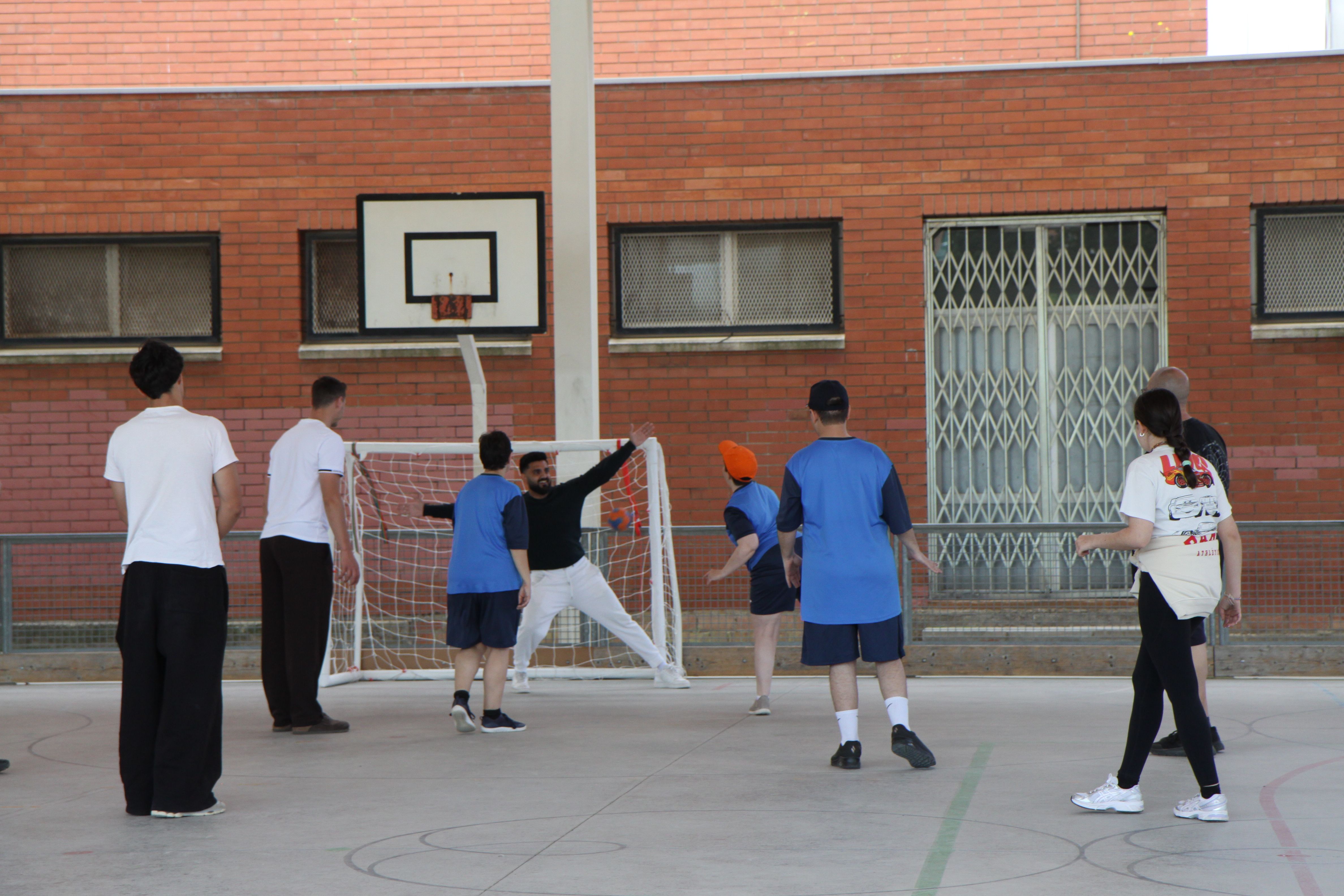 Handbol durant la 4a Festa de l'Esport Inclusiu. Foto: Laia Jubany