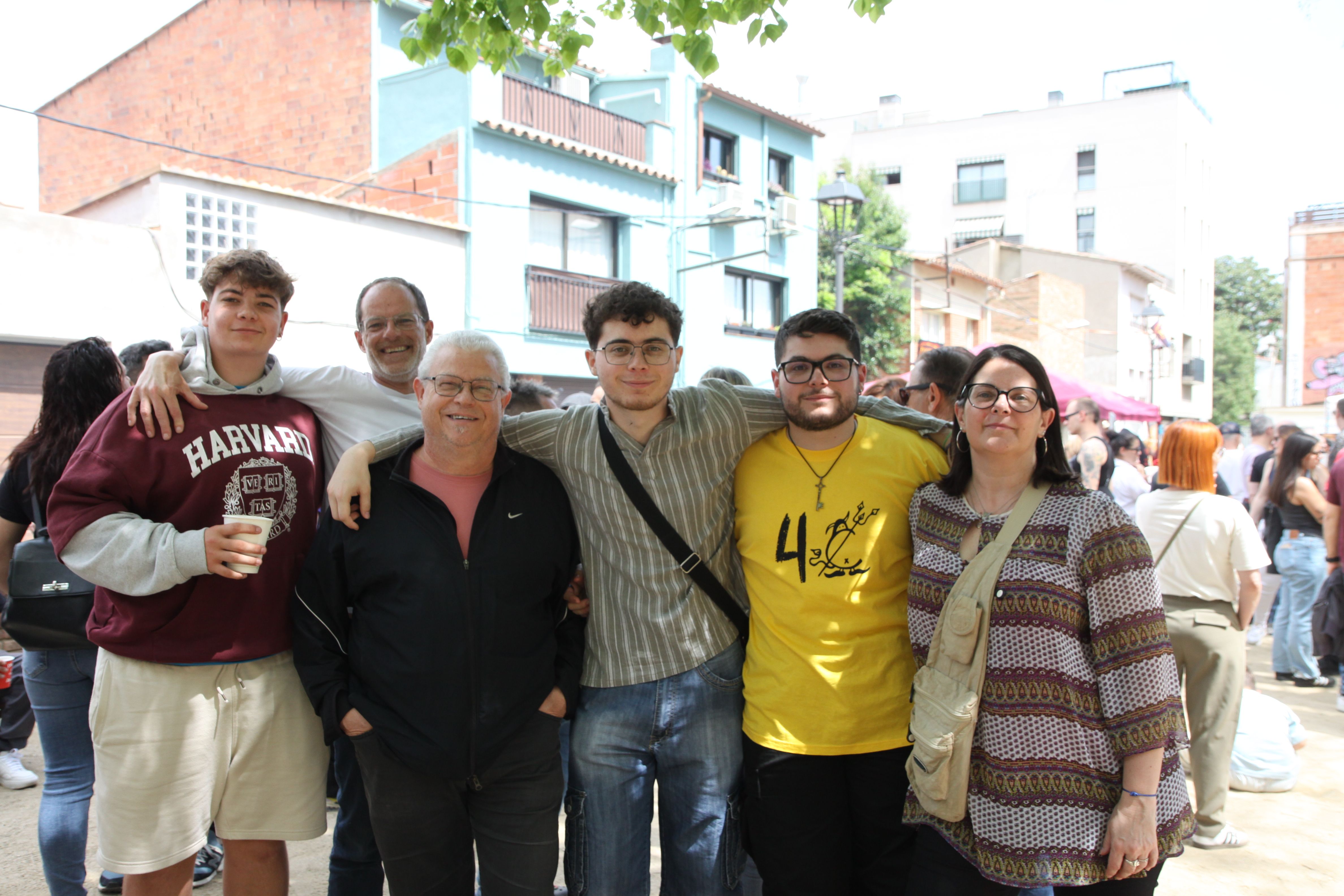  El primer Vermut Diabòlic omple la plaça Jaume Grau de xerinola. Foto: Laia Jubany