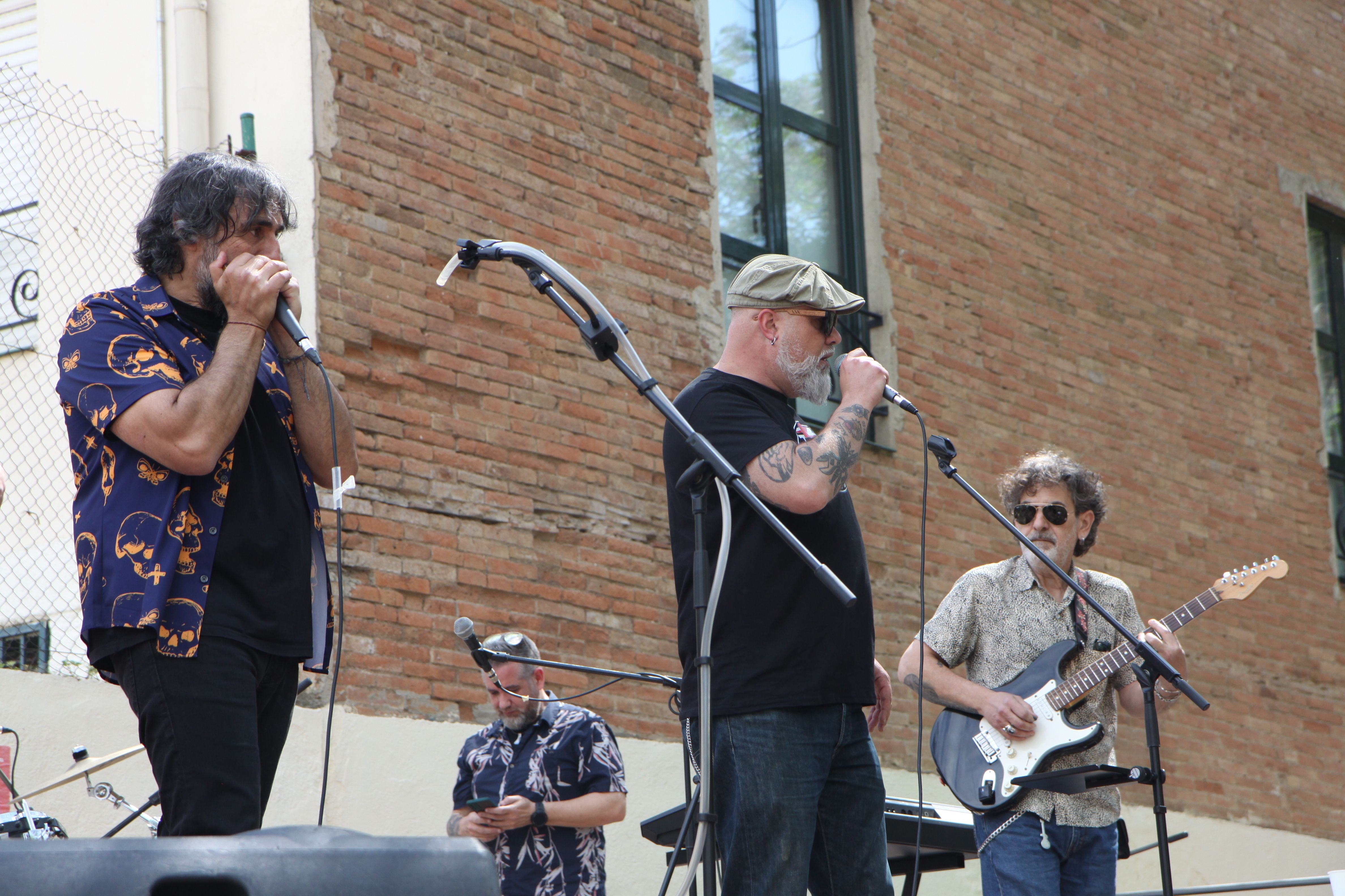  El primer Vermut Diabòlic omple la plaça Jaume Grau de xerinola. Foto: Laia Jubany