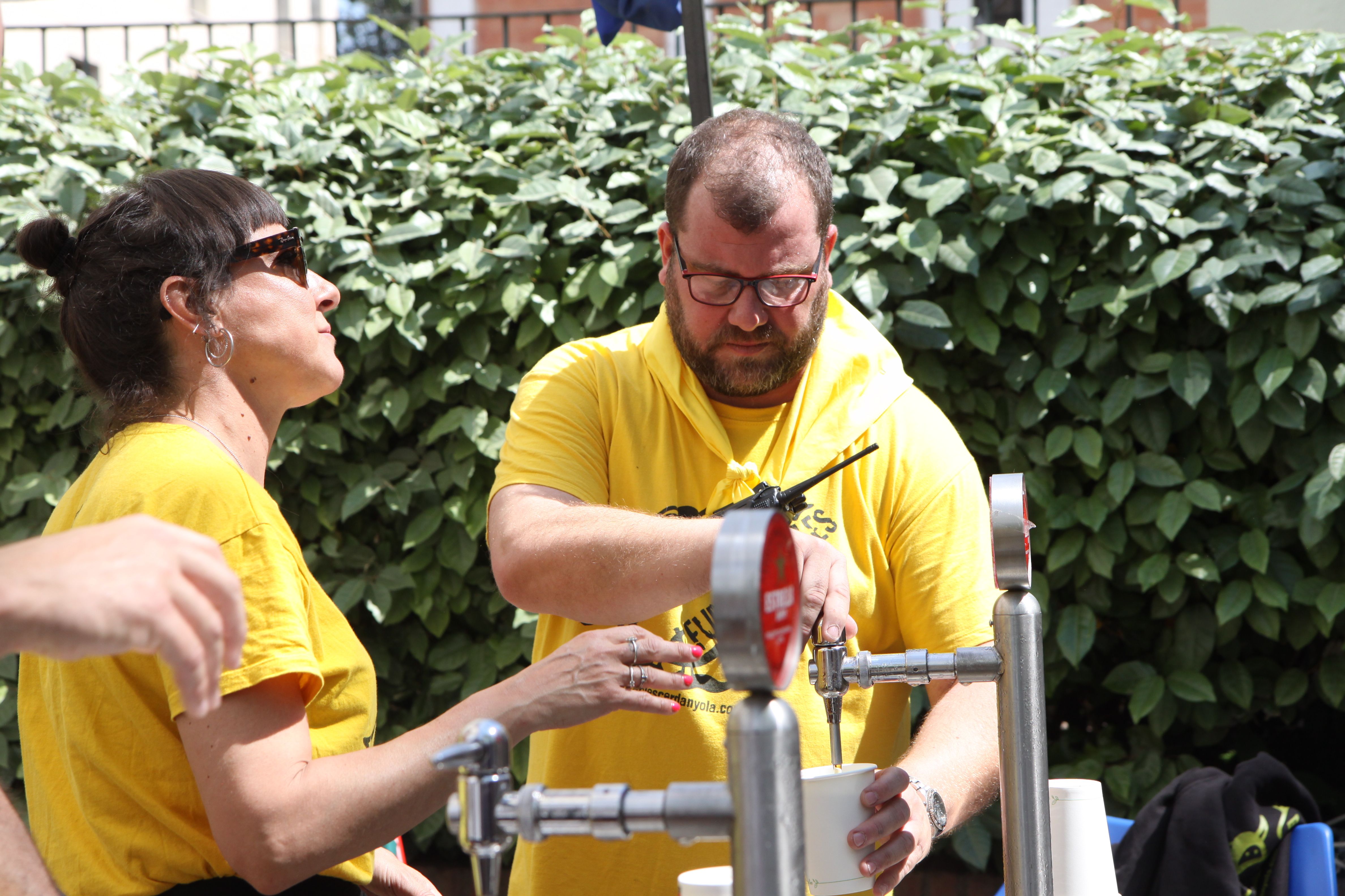  El primer Vermut Diabòlic omple la plaça Jaume Grau de xerinola. Foto: Laia Jubany