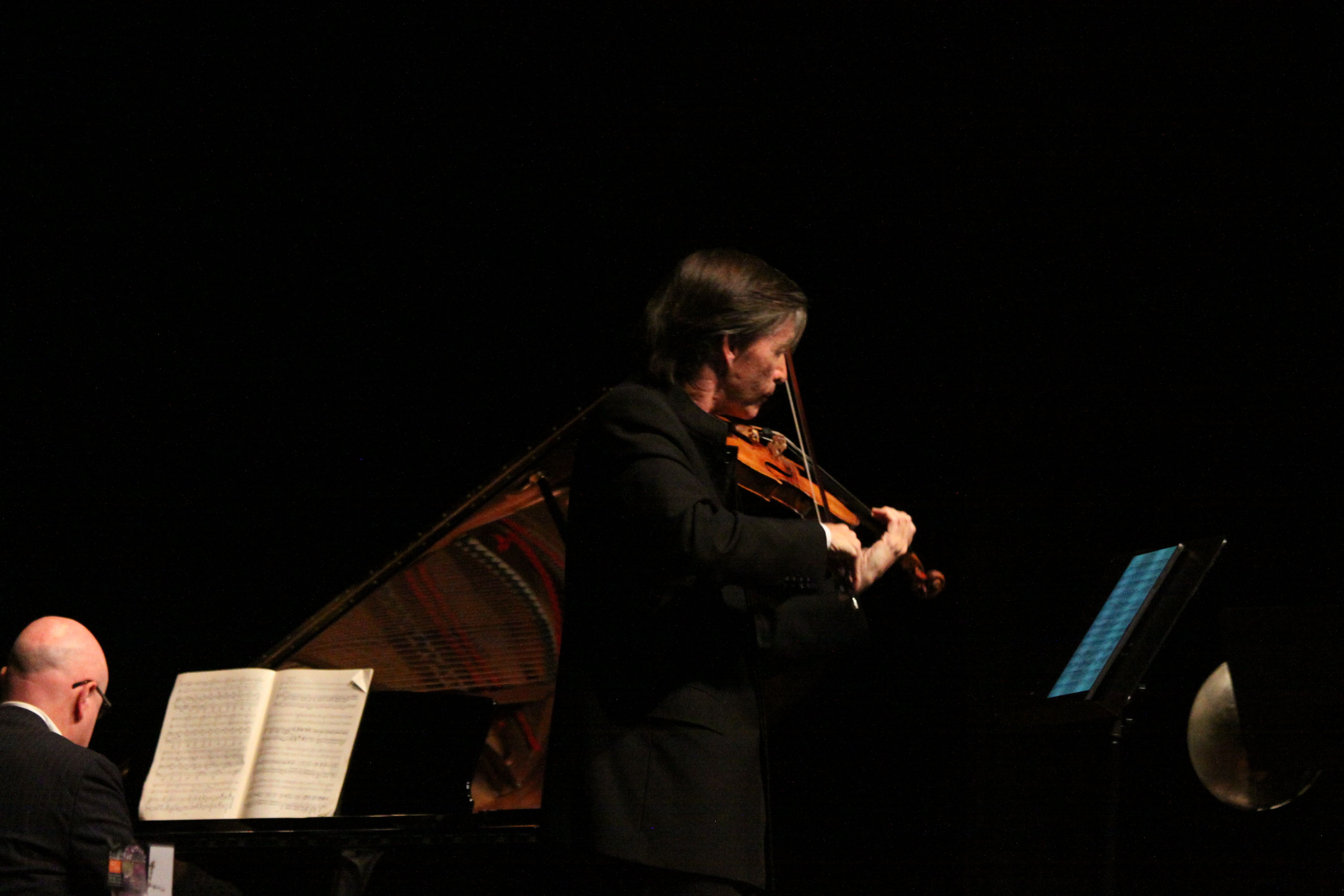 Kai Gleusteen al violí. Foto: Laia Jubany