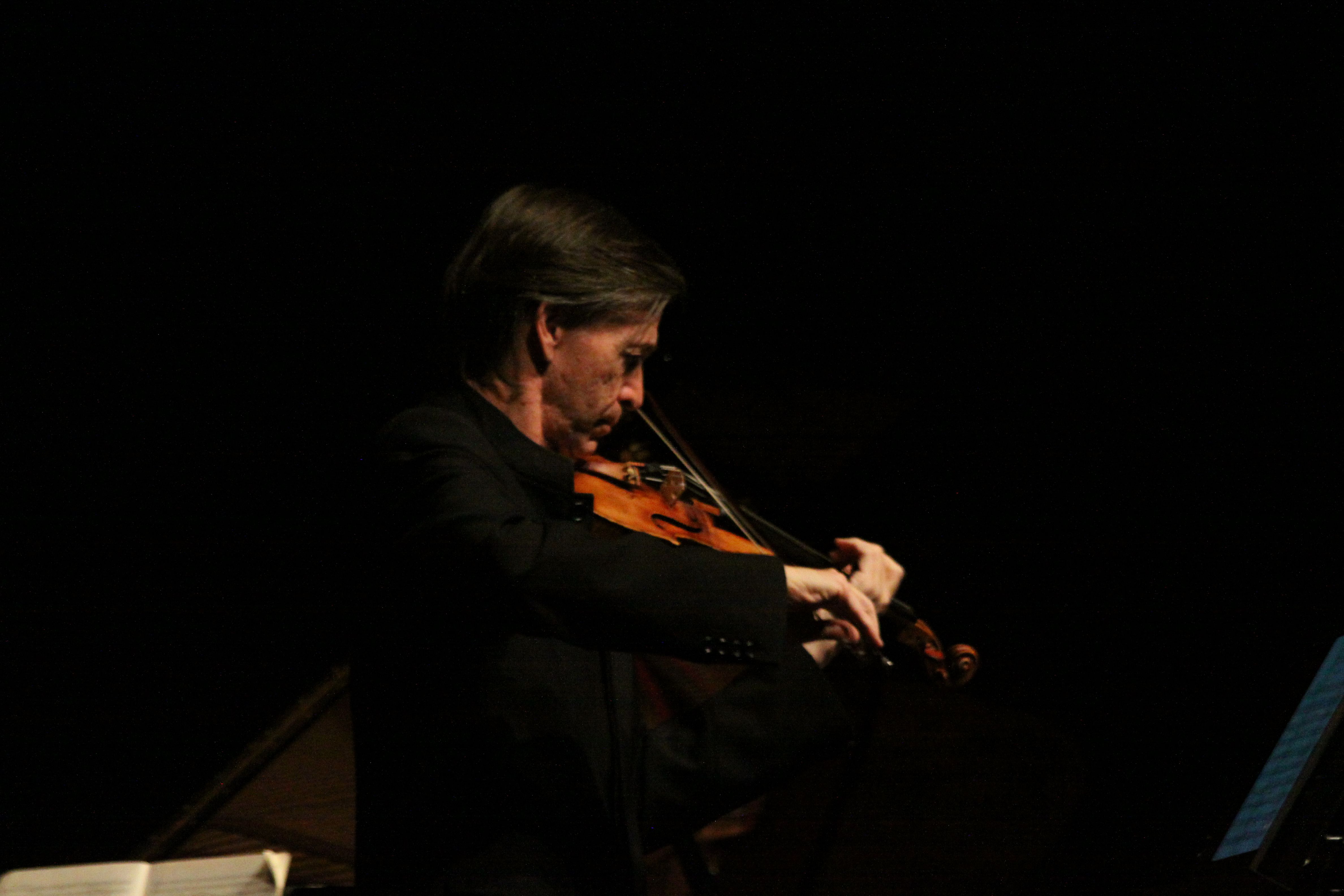 Kai Gleusteen al violí. Foto: Laia Jubany