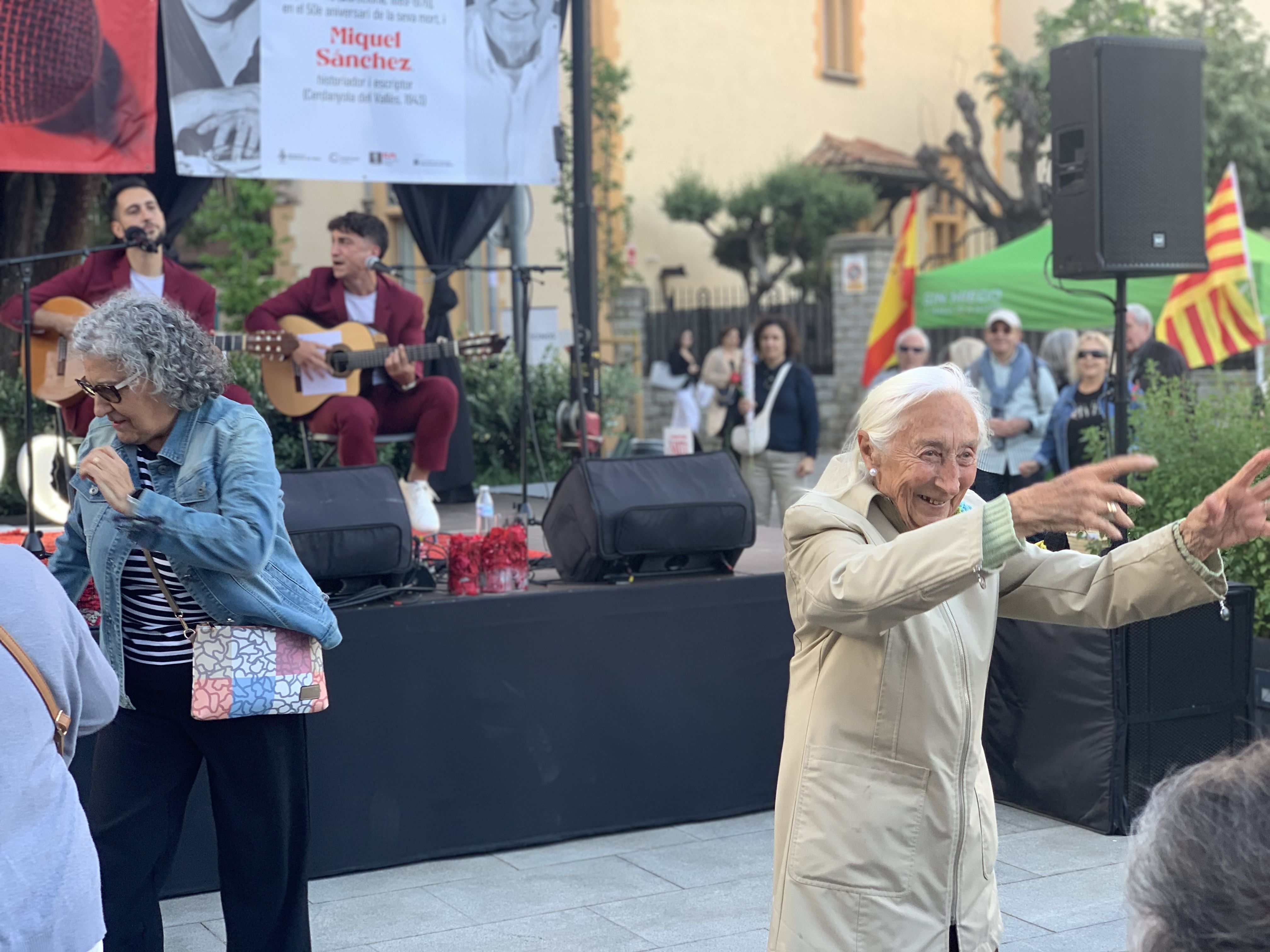 Ambient festiu durant el concert de cloenda de Sant Jordi a Cerdanyola. FOTO: Judit Josa
