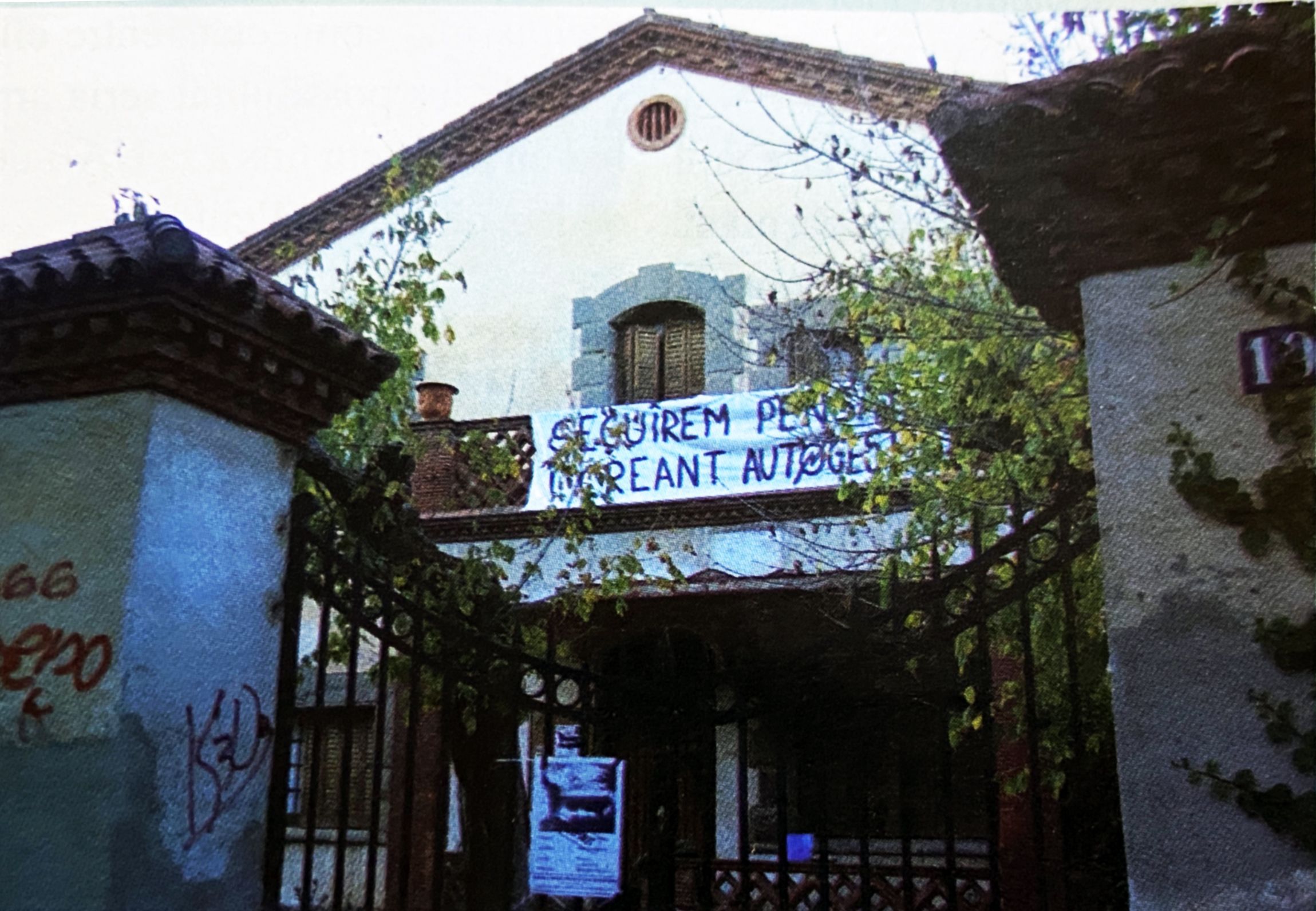 Façana de “La Trinxera”, espai que es volia convertir en centre social autogestionat amb activitats obertes a la ciutadania. FOTO: Arxiu Cerdanyola al Dia