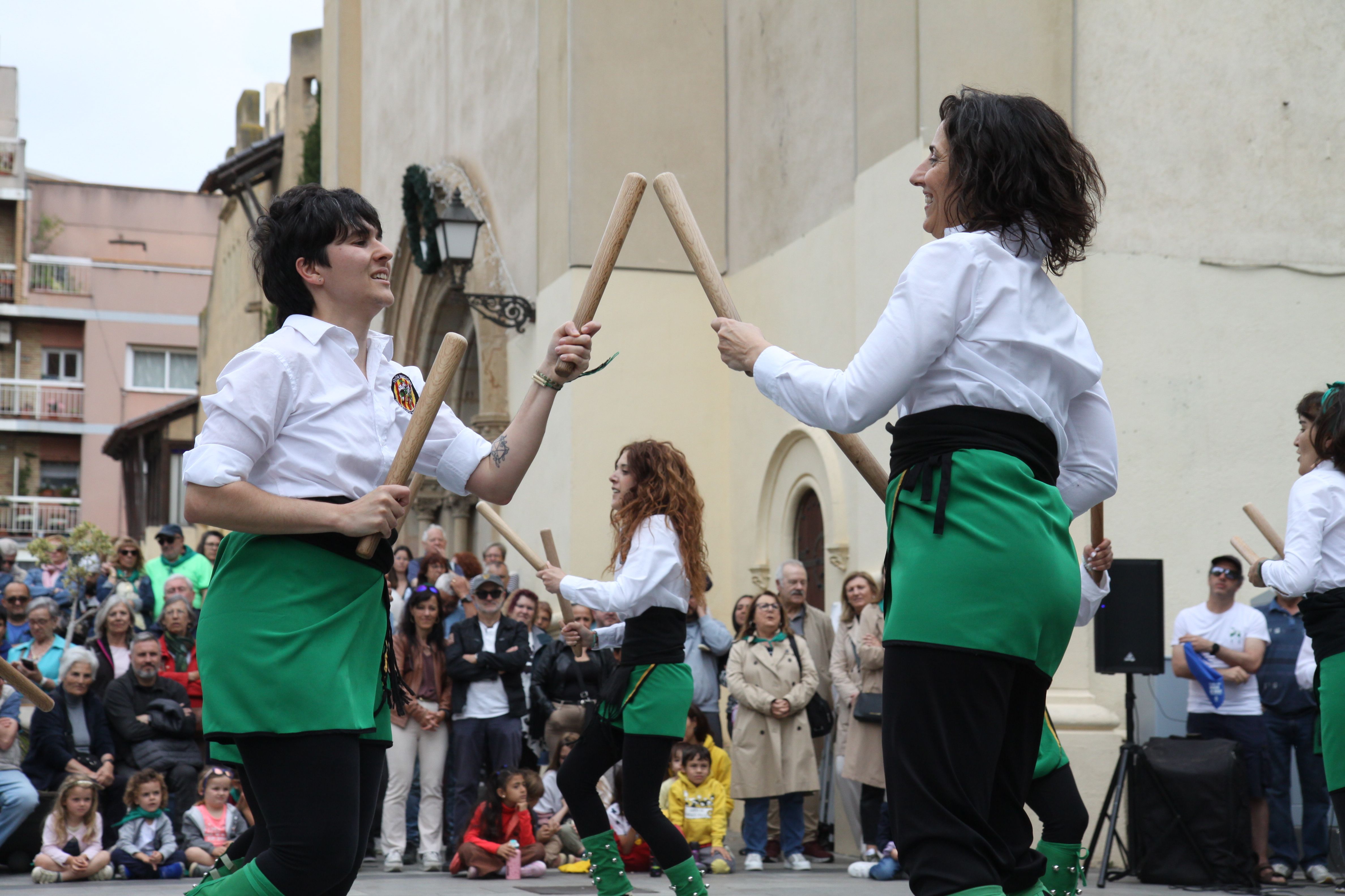 Ball de bastons durant el Roser de Maig 2026. Foto: Laia Jubany