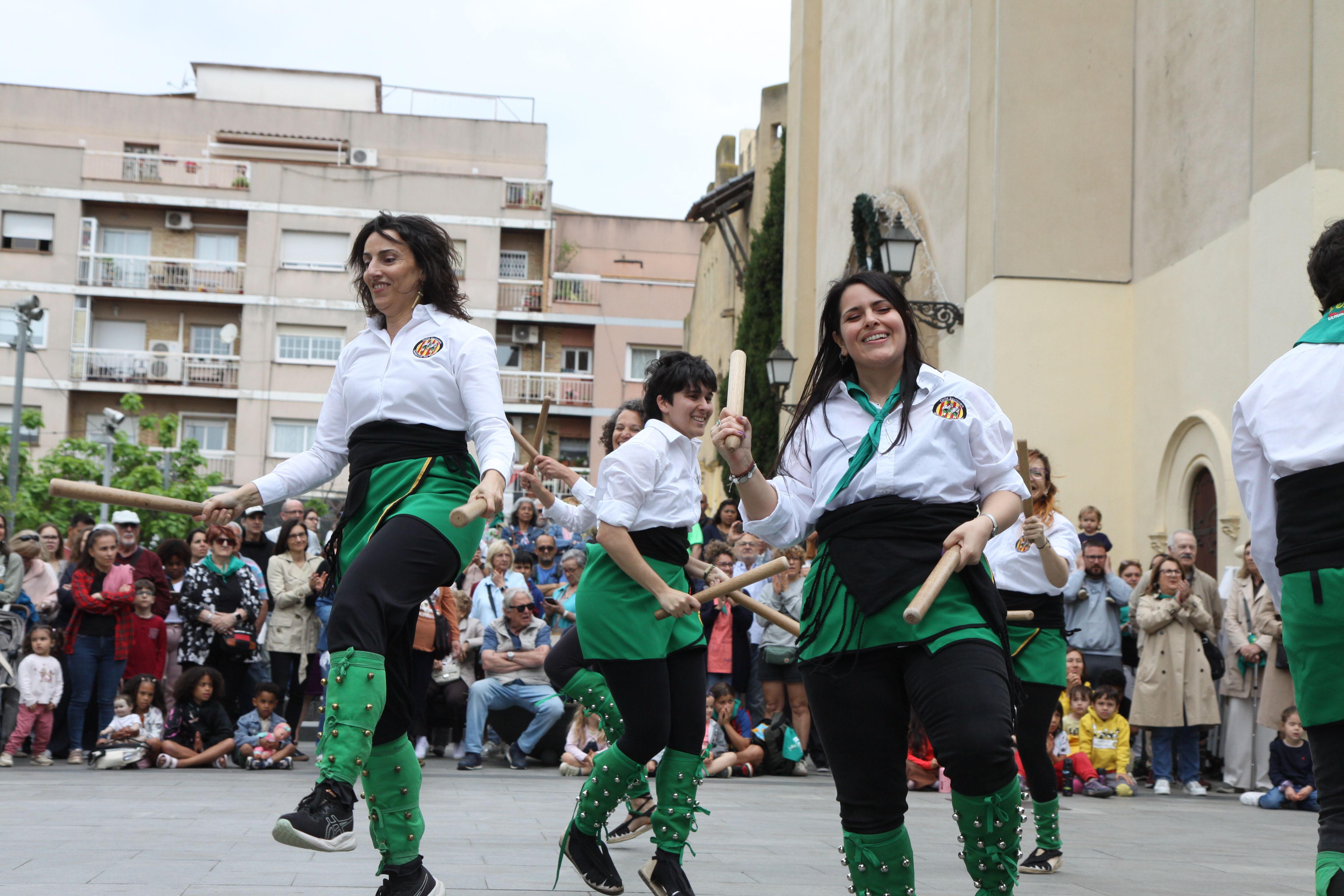 Ball de bastons durant el Roser de Maig 2026. Foto: Laia Jubany