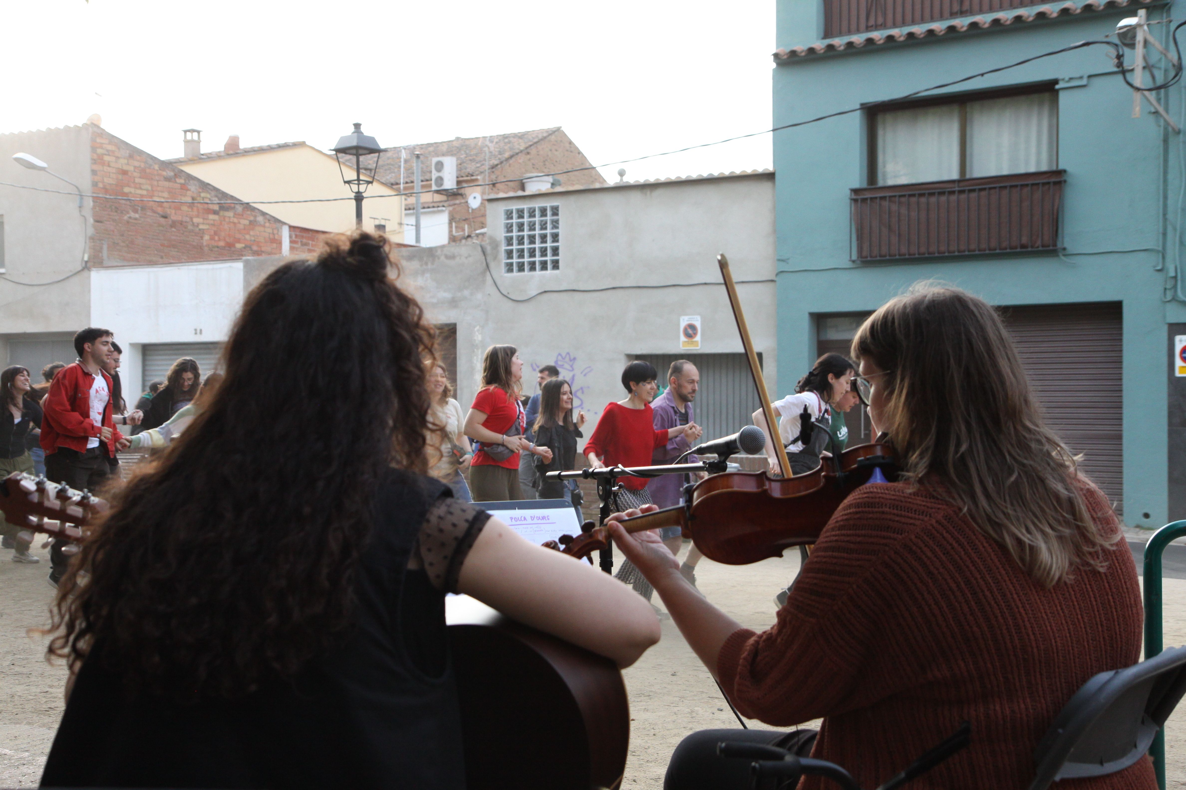 Danses tradicionals a les Festes Alternatives 2026. Foto: Laia Jubany