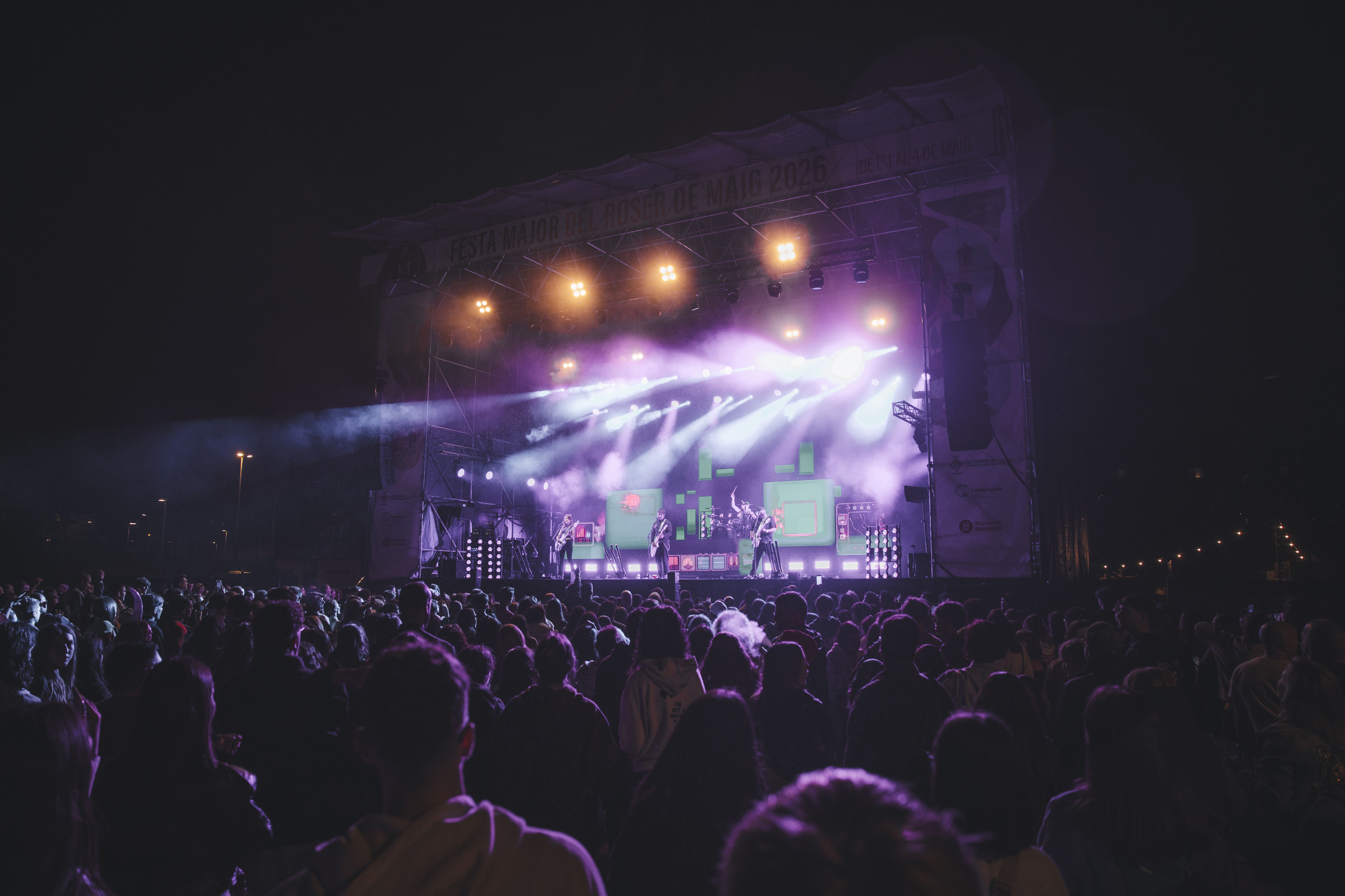 Vista general del Parc del Xarau ple durant el concert de La La Love You. FOTO: Arnau Padilla