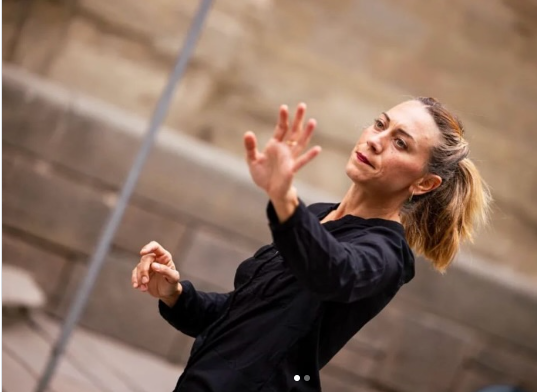 Laia Santanach dirigeix l'espectacle de dansa Espectacle At this very moment