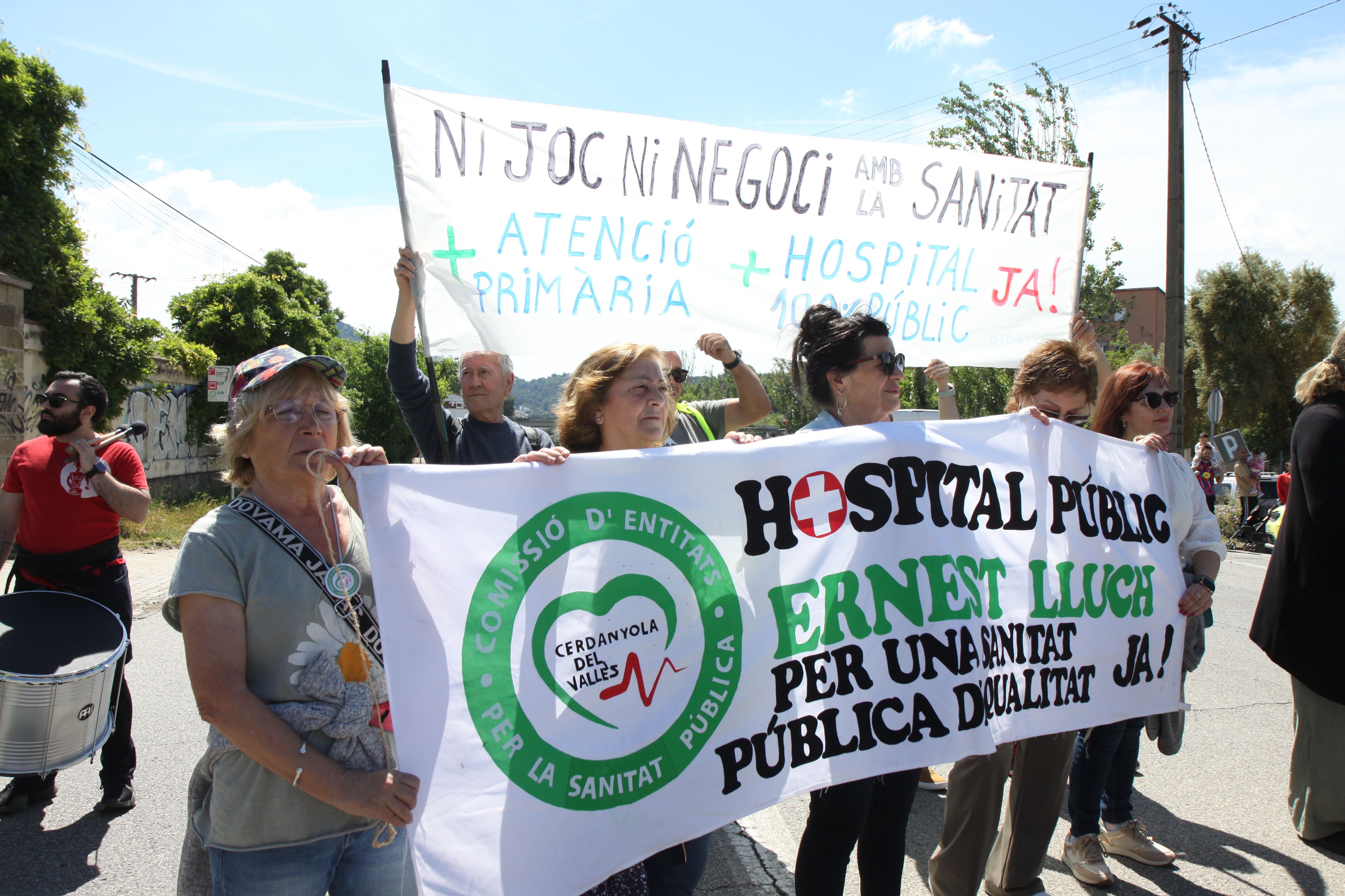 Manifestació unitària per la sanitat pública i la construcció de l'Ernest Lluch. Foto: Laia Jubany