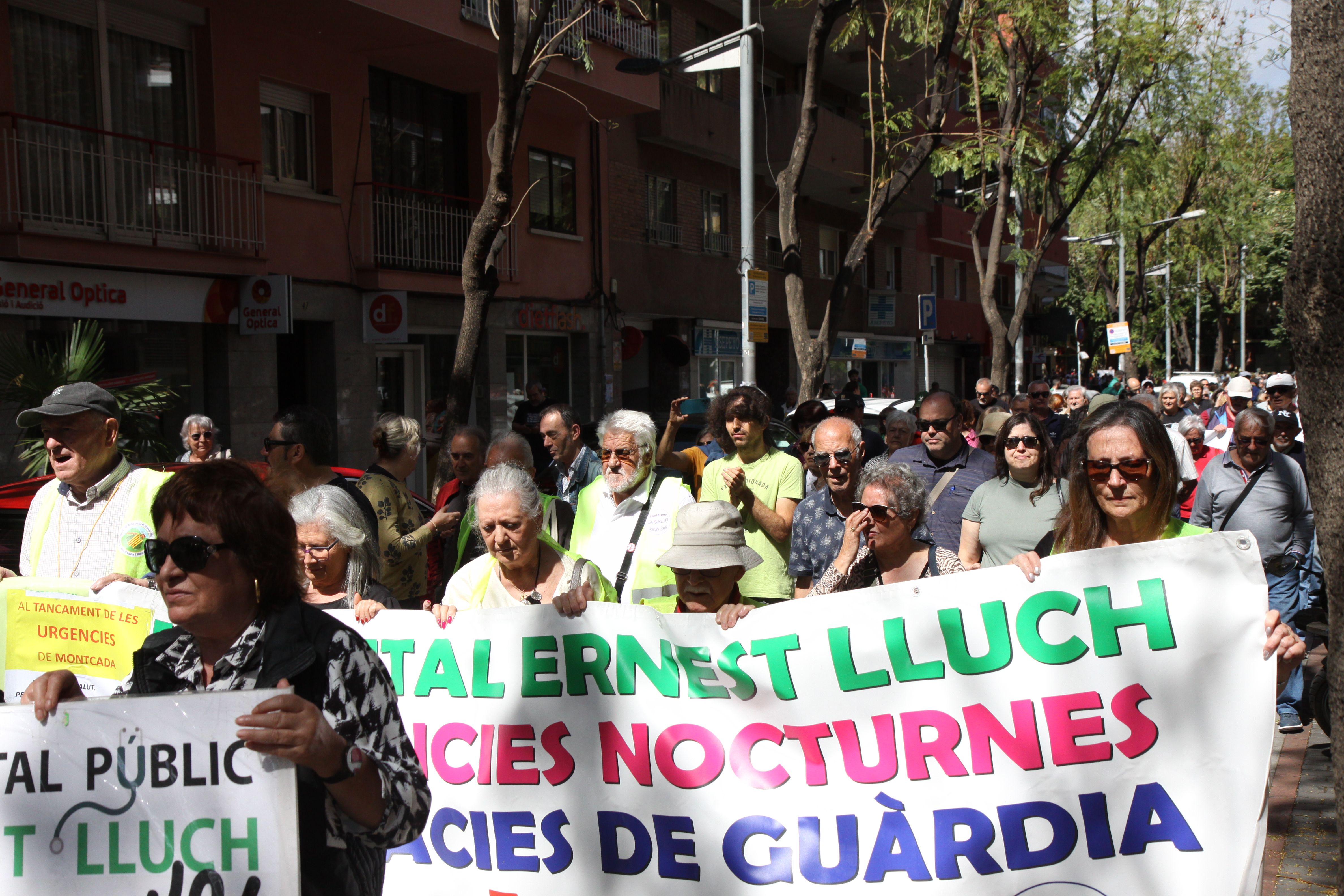 Manifestació unitària per la sanitat pública i la construcció de l'Ernest Lluch. Foto: Laia Jubany