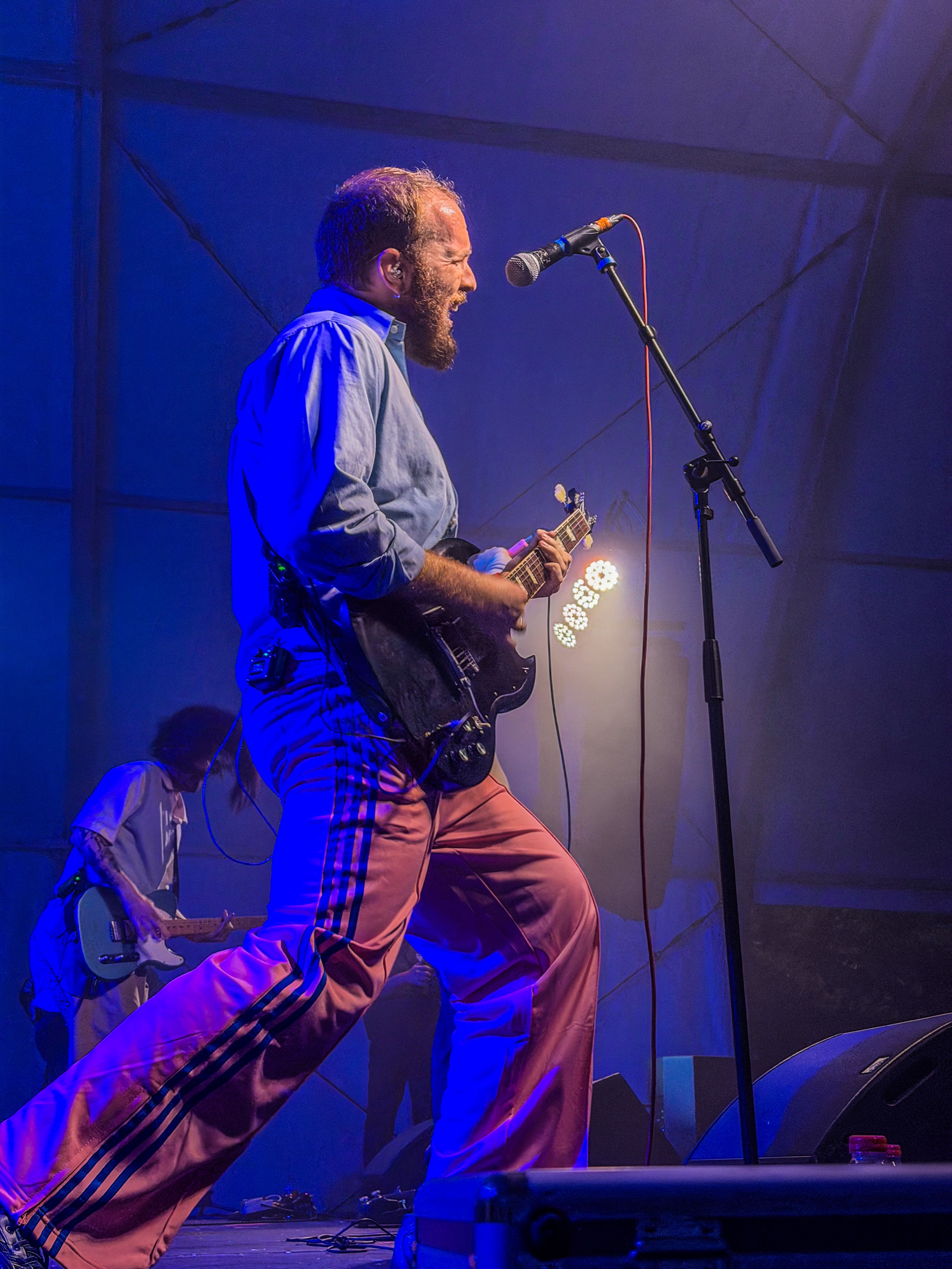 Guitarra en mà, Fuet! va defensar el seu directe a l’Altimira Fest. FOTO: Carme Monclús.