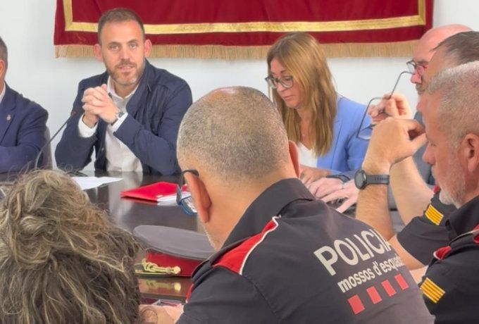 L'alcalde Carlos Cordón, durant la reunió de la Junta de Seguretat. FOTO: Ajuntament