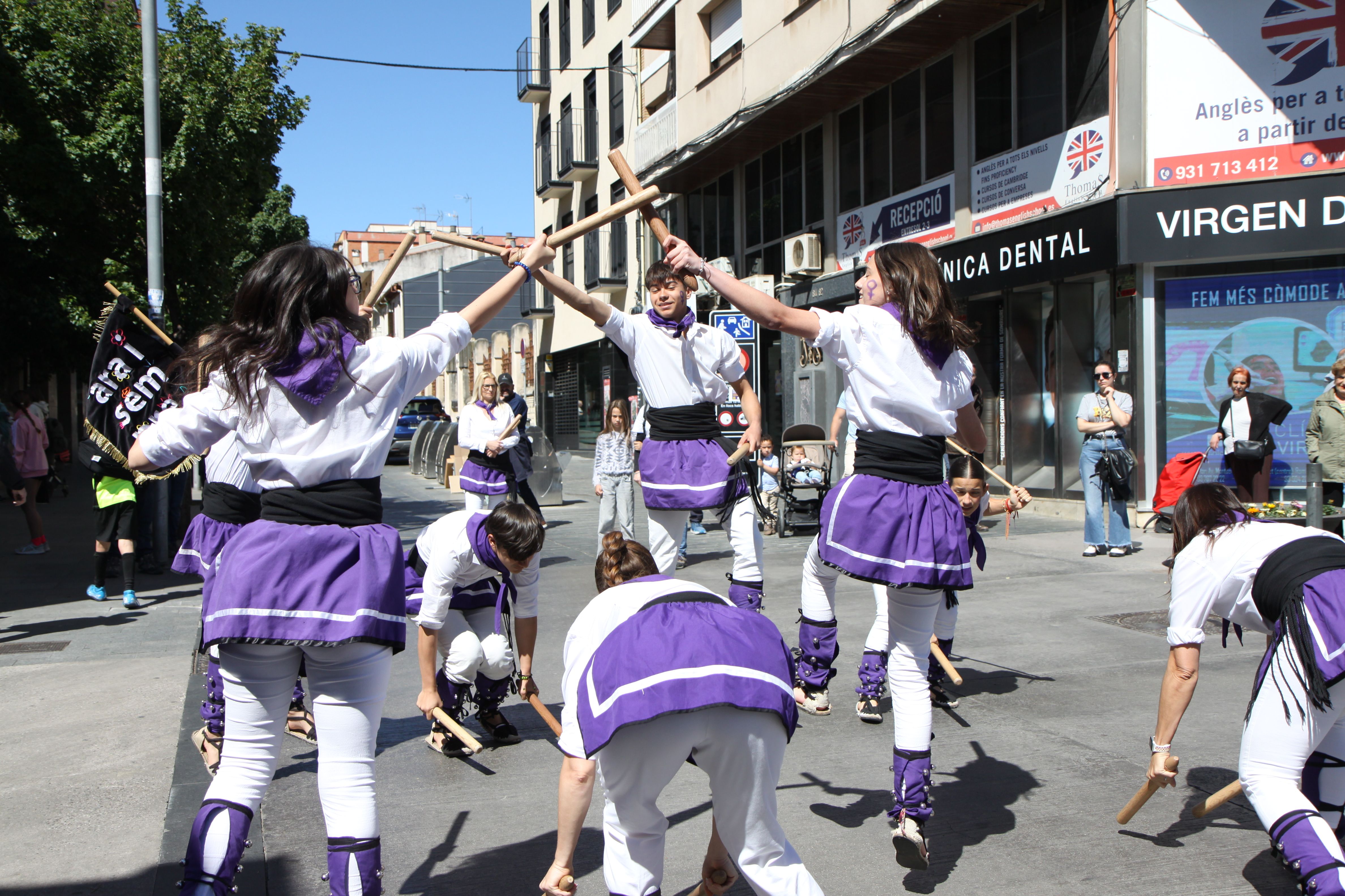 Les Romanes de Barberà al 2n Aniversari dels Bastoners de Cerdanyola. Foto: Laia Jubany