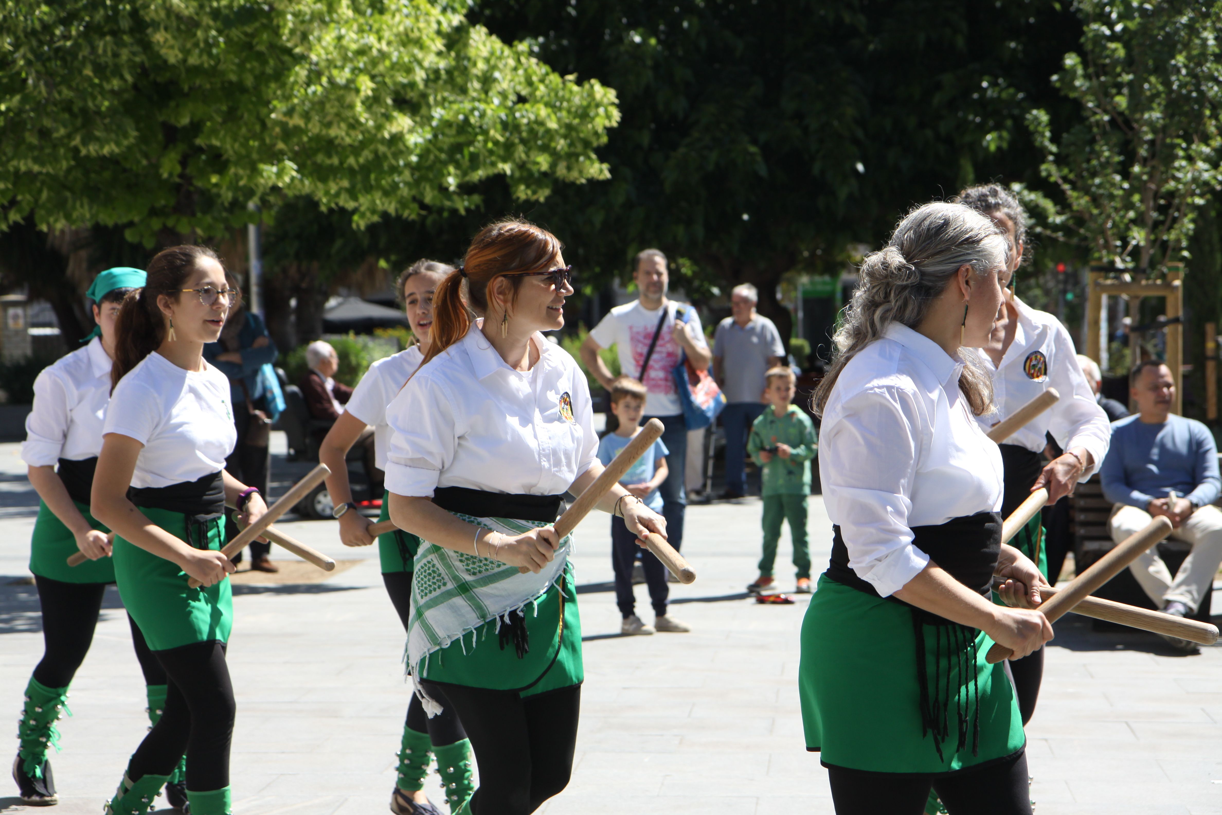 El repicar dels bastons omple l'Abat Oliba. Foto: Laia Jubany
